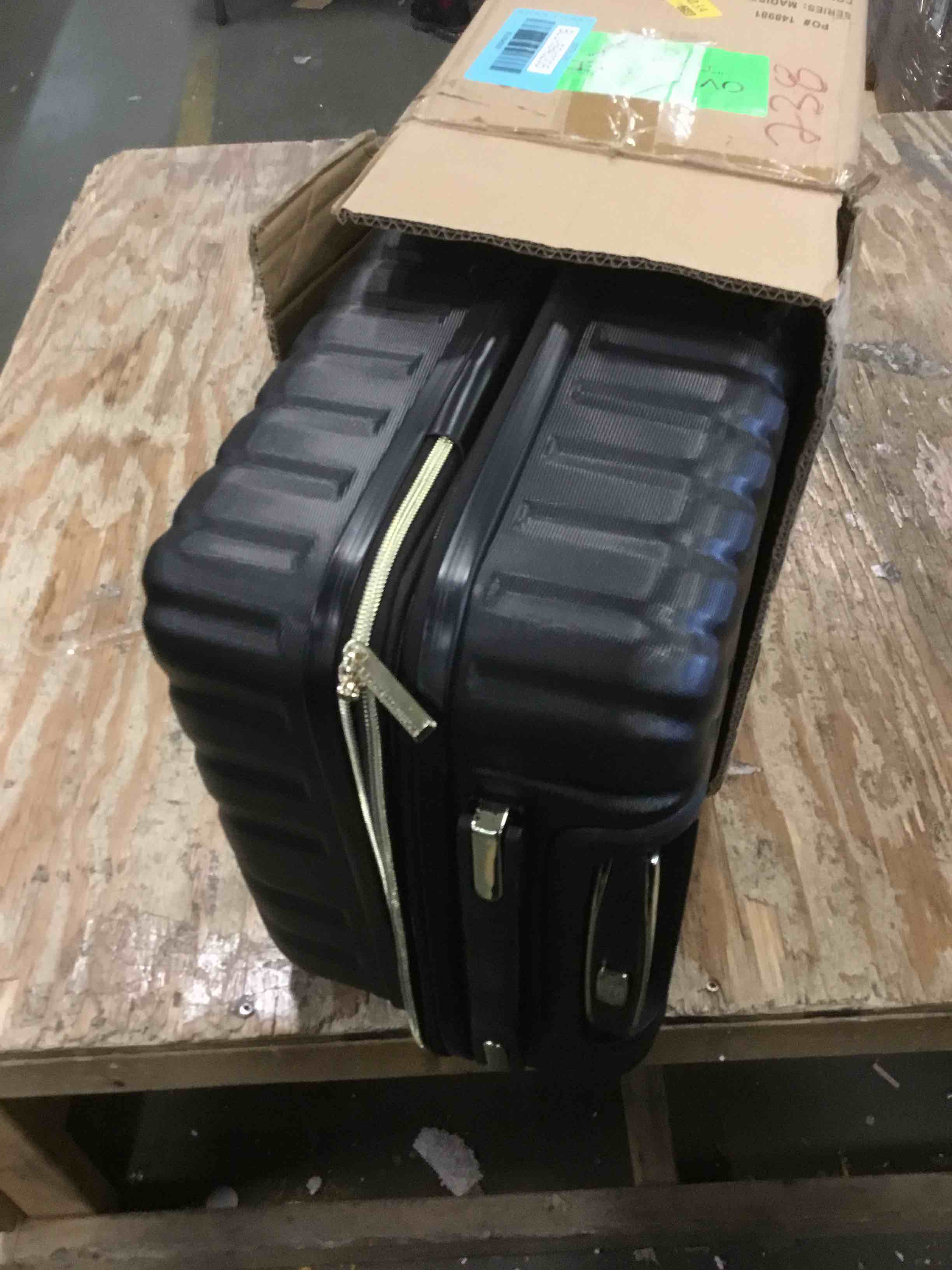 https://s3.amazonaws.com/lotting-images-prod/bidfta/BLU5940205_1708005804993.jpeg