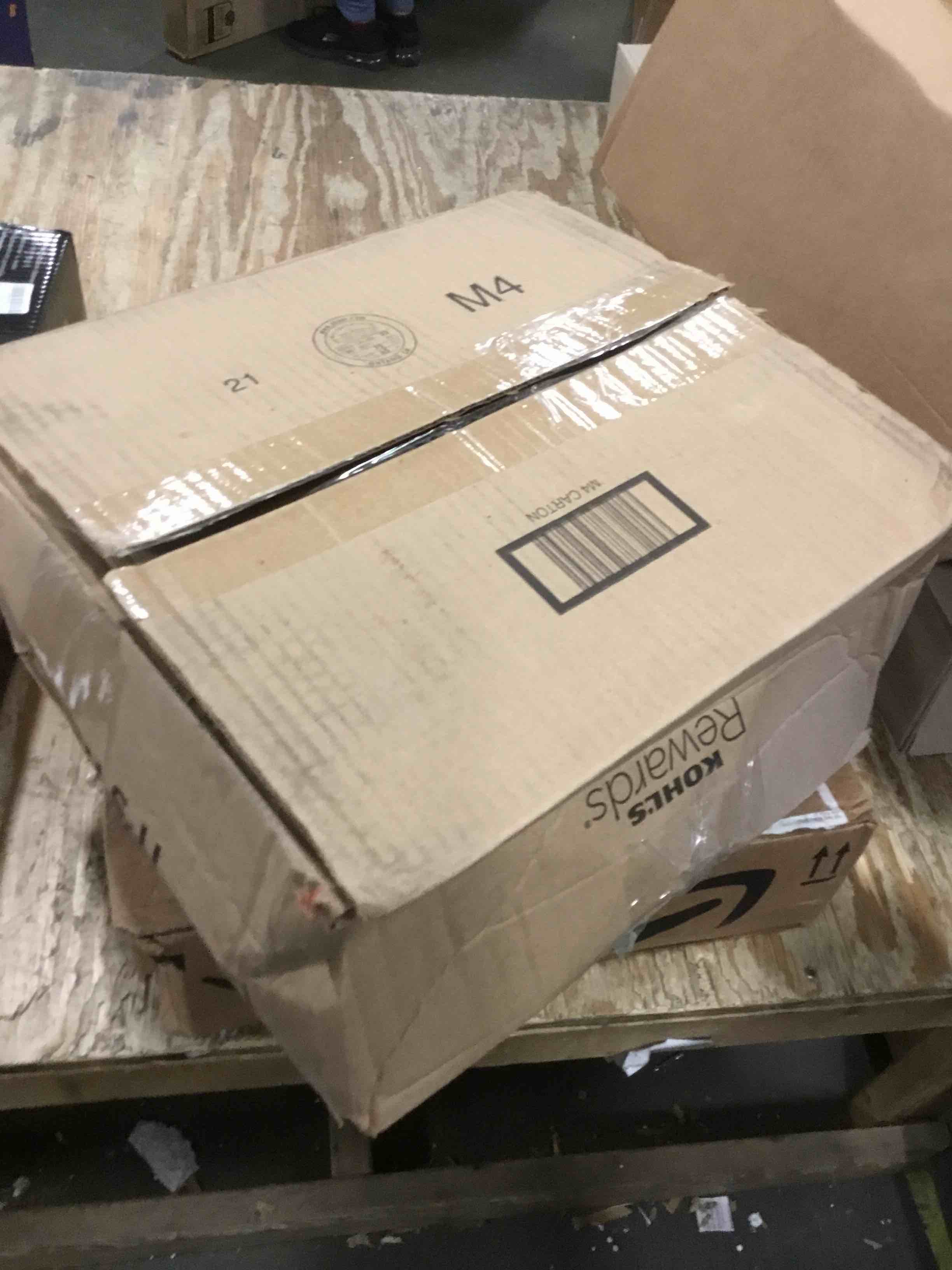 https://s3.amazonaws.com/lotting-images-prod/bidfta/BLU5940225_1708008212437.jpeg
