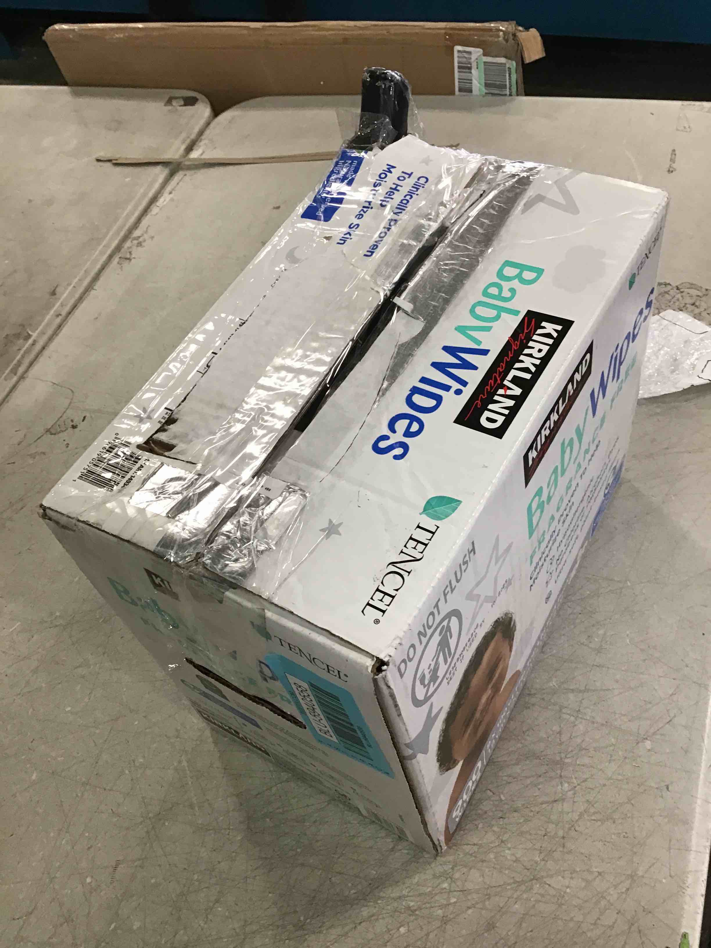 https://s3.amazonaws.com/lotting-images-prod/bidfta/BLU5940558_1707424309045.jpeg