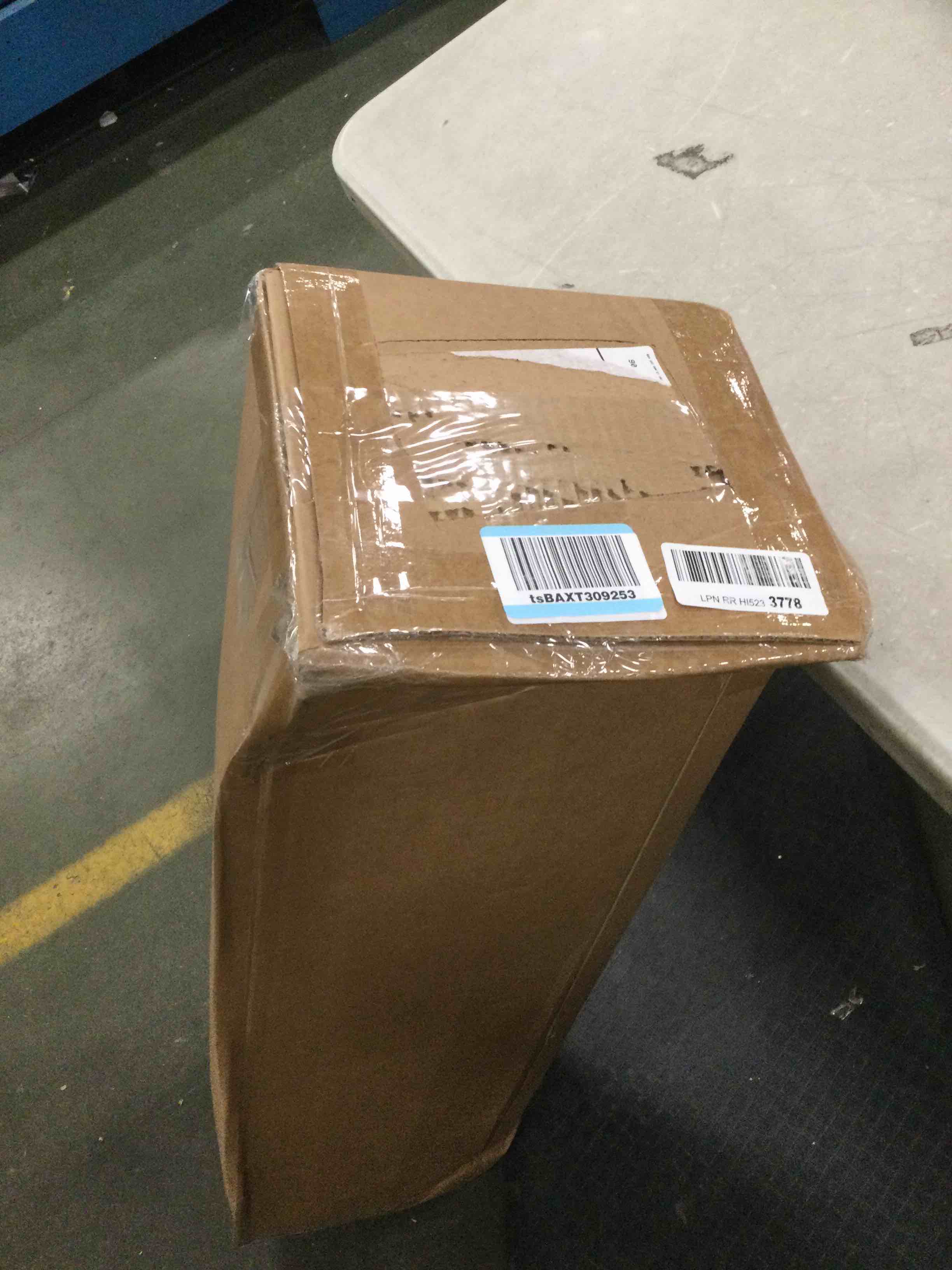 https://s3.amazonaws.com/lotting-images-prod/bidfta/BLU5940599_1707482989417.jpeg