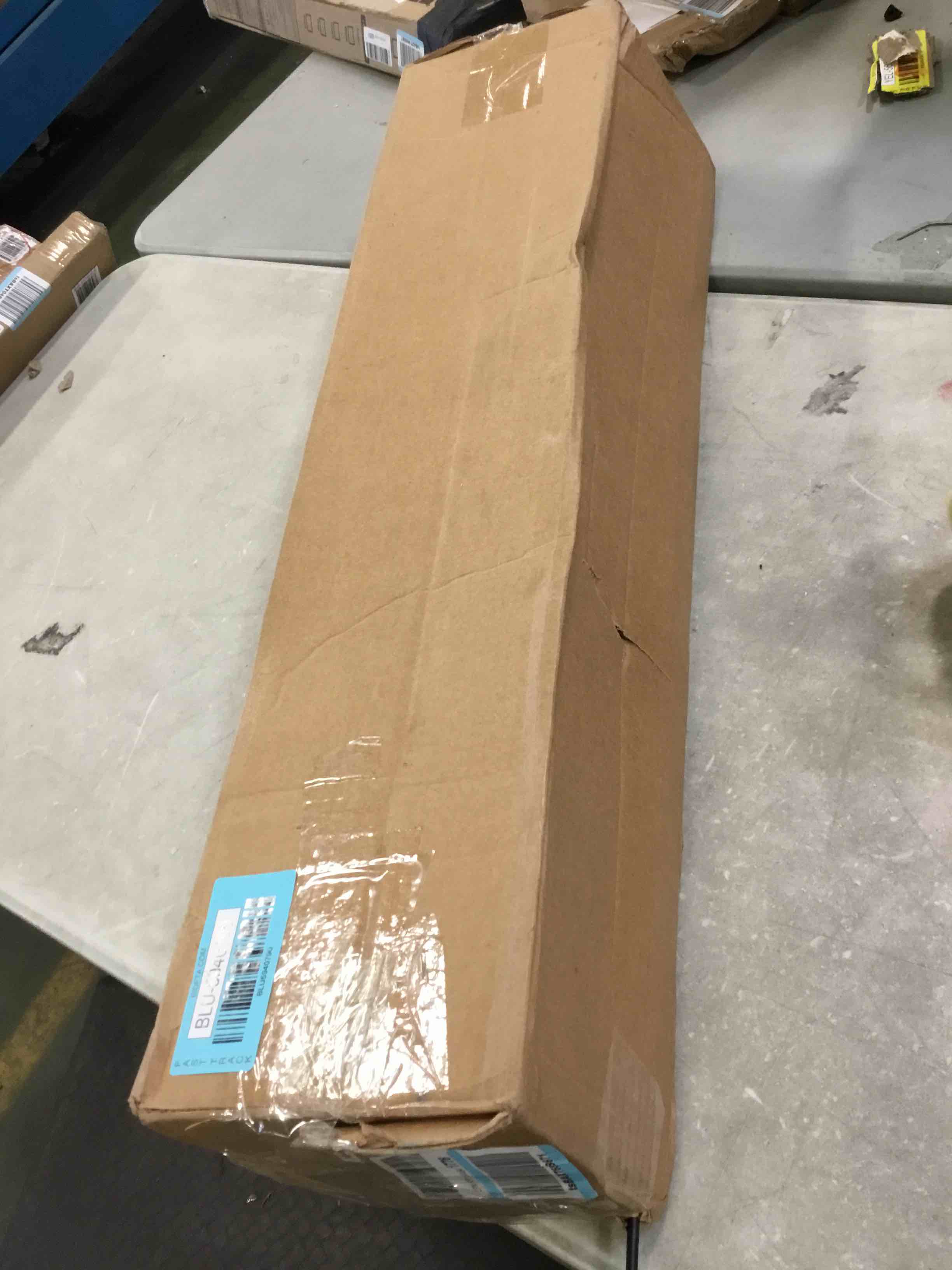 https://s3.amazonaws.com/lotting-images-prod/bidfta/BLU5940790_1707506766295.jpeg