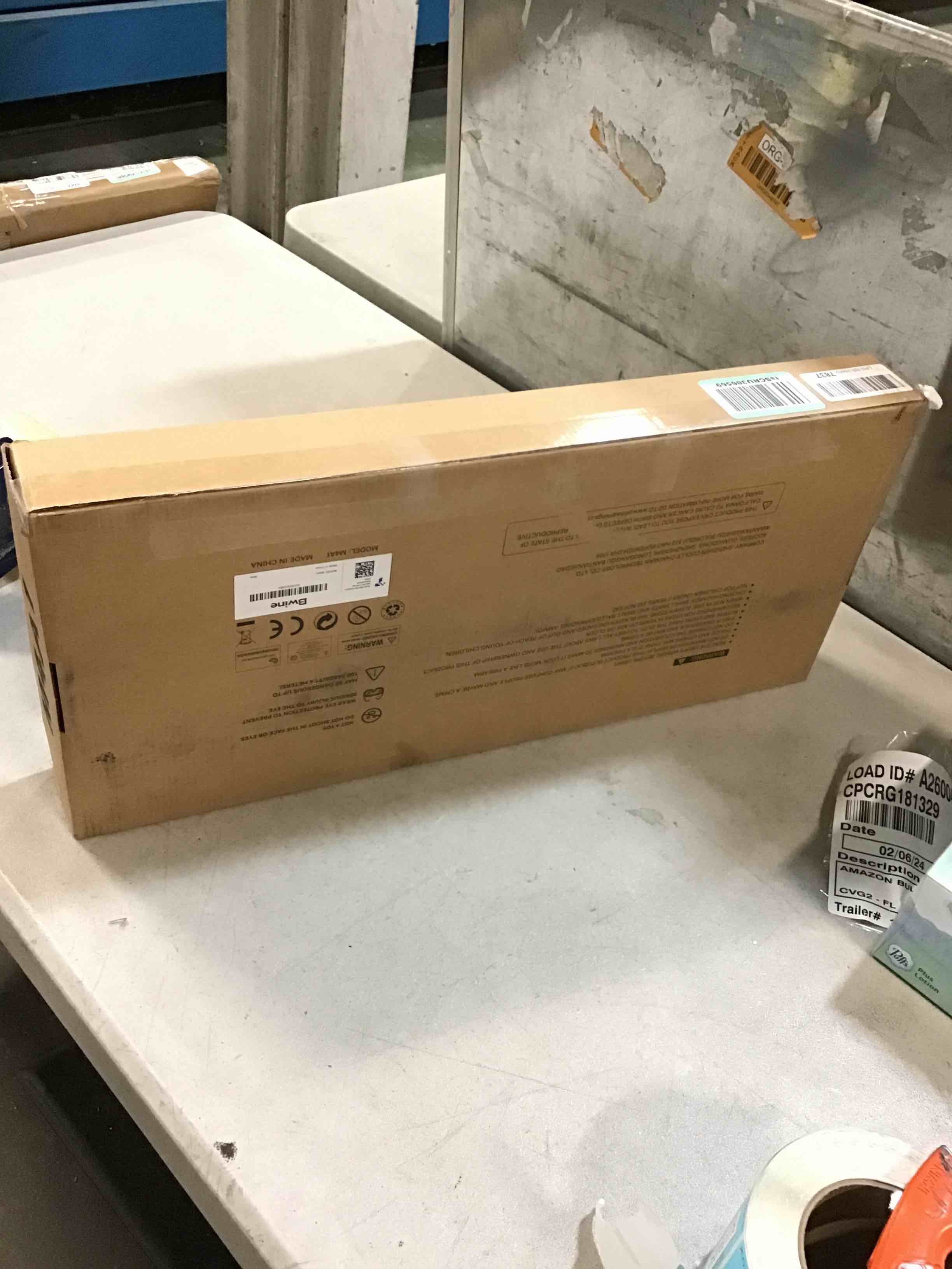 https://s3.amazonaws.com/lotting-images-prod/bidfta/BLU5940838_1707567365144.jpeg