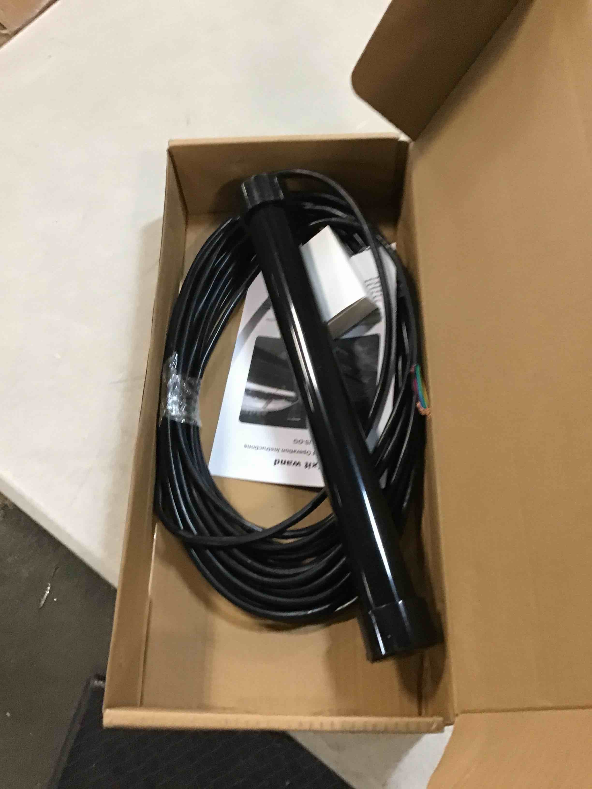 https://s3.amazonaws.com/lotting-images-prod/bidfta/BLU5940961_1707582600951.jpeg