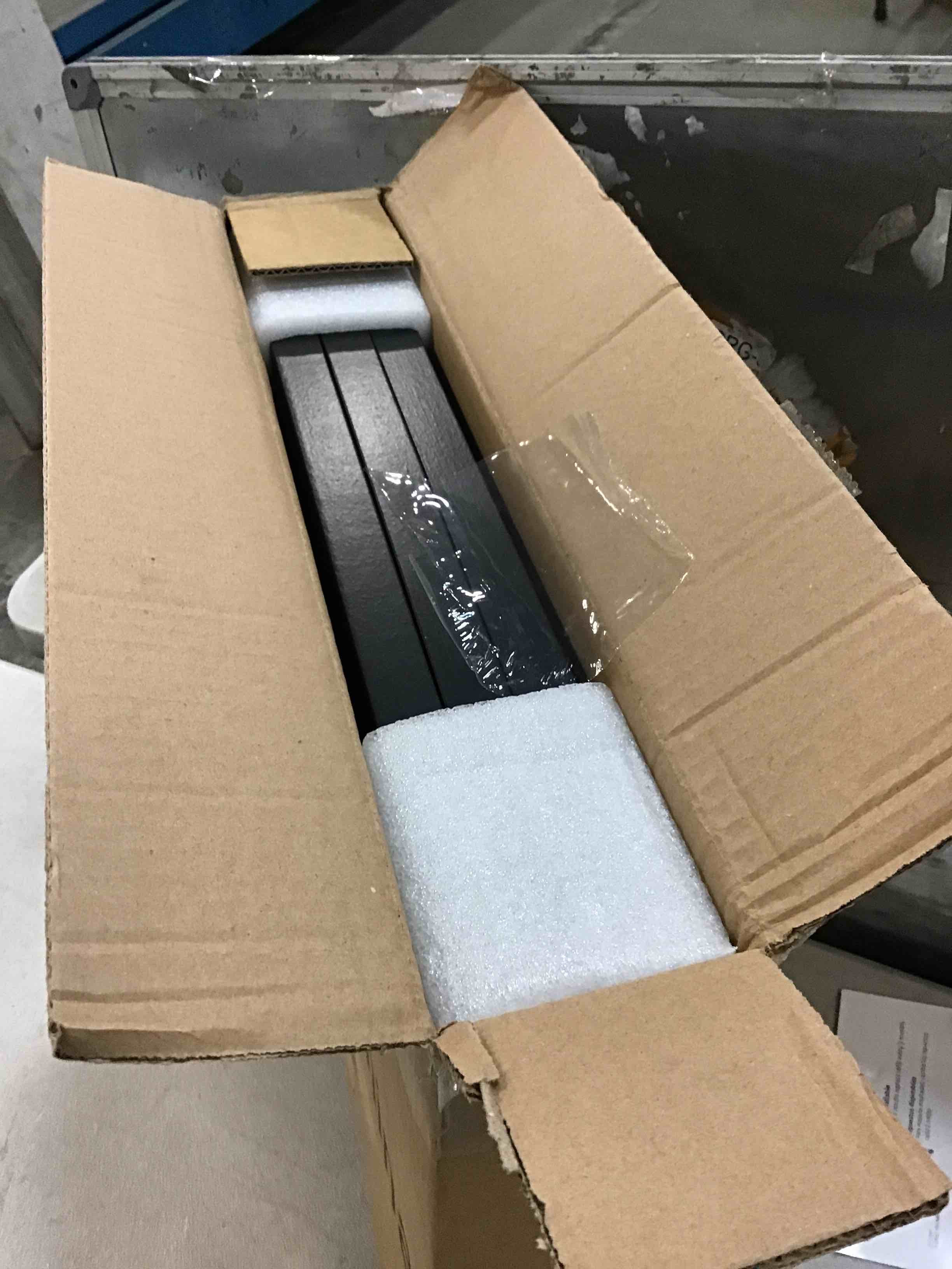 https://s3.amazonaws.com/lotting-images-prod/bidfta/BLU5940965_1707582980731.jpeg