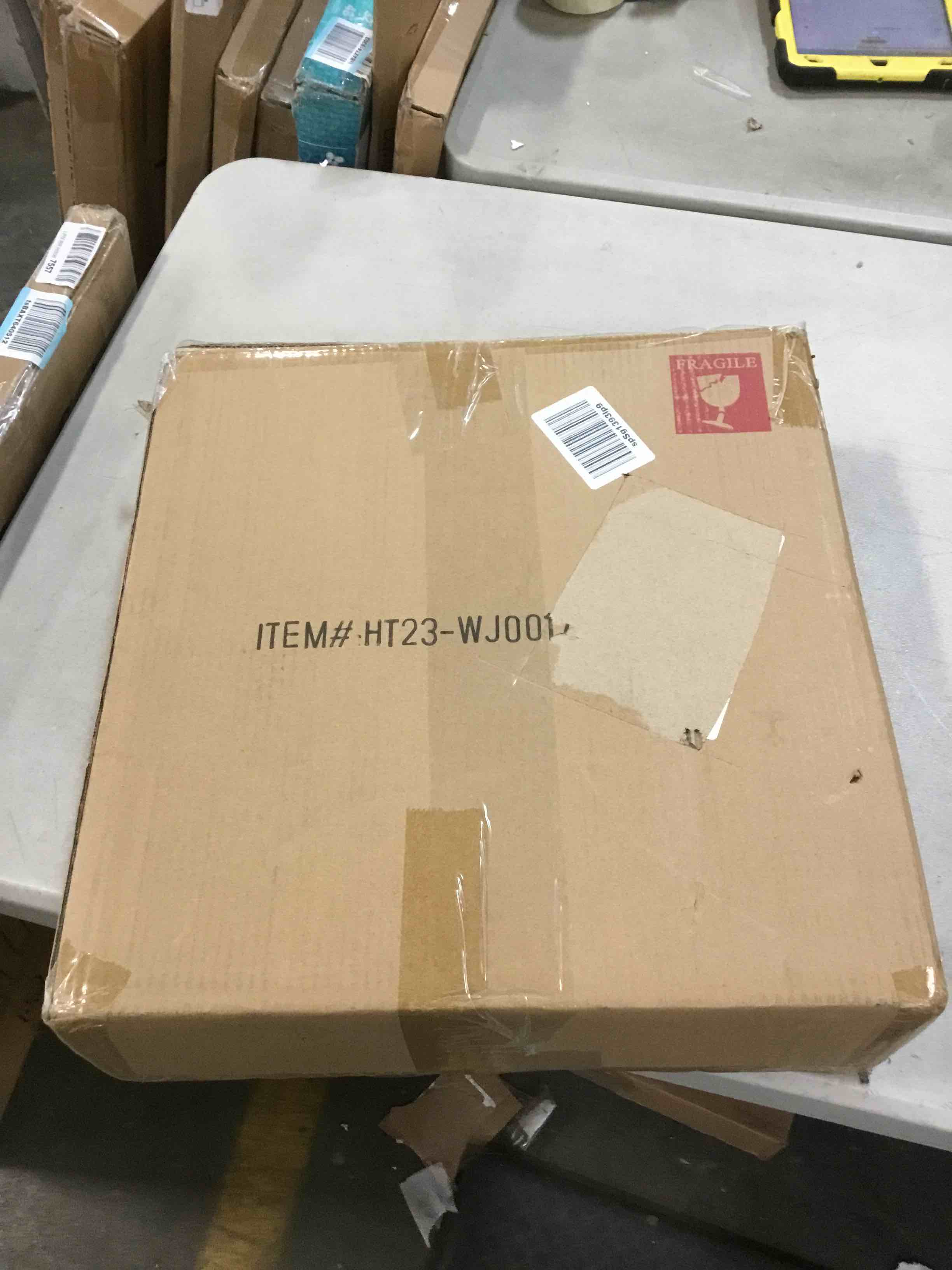 https://s3.amazonaws.com/lotting-images-prod/bidfta/BLU5941055_1707924704240.jpeg