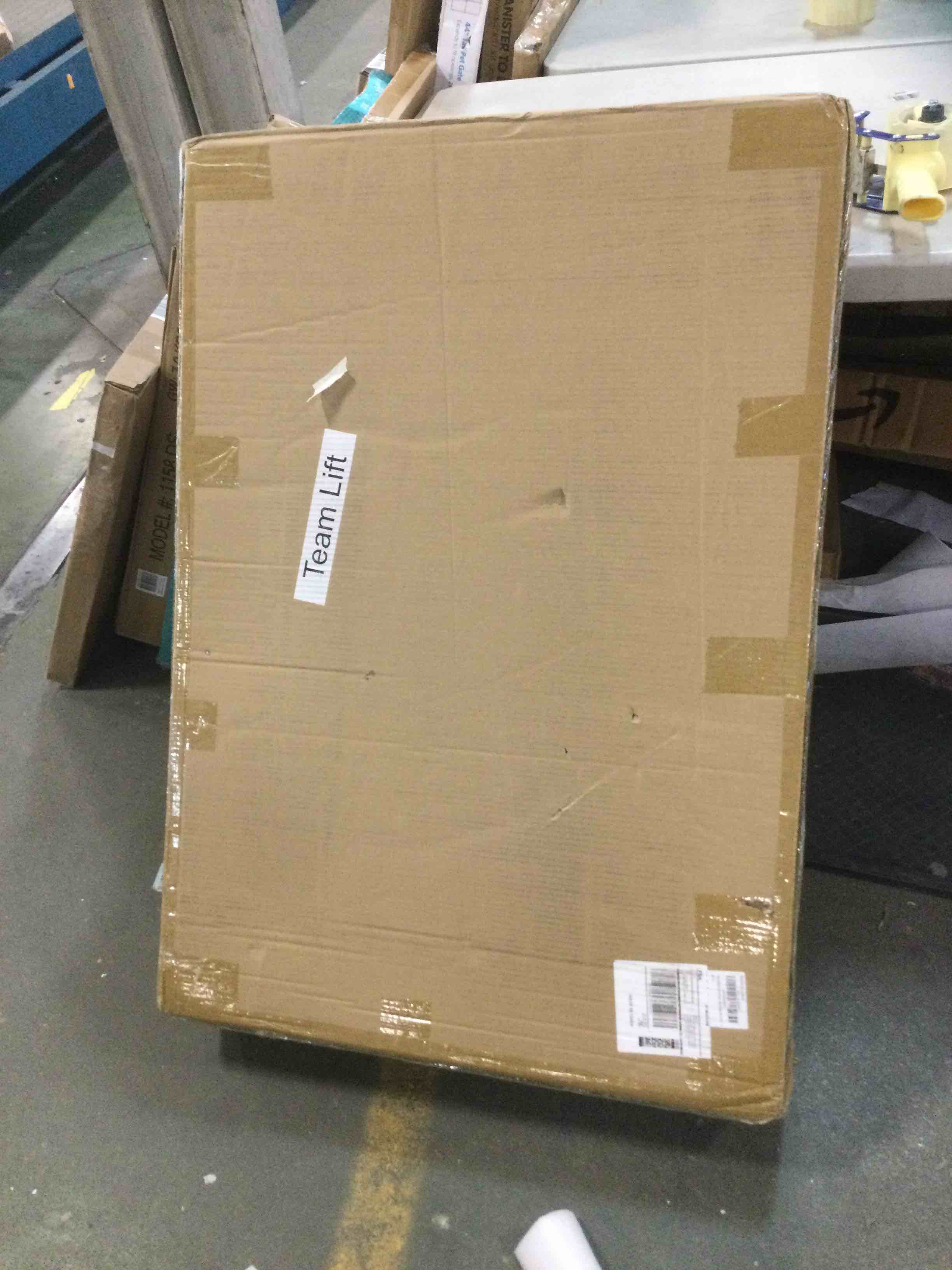 https://s3.amazonaws.com/lotting-images-prod/bidfta/BLU5941176_1707943460303.jpeg