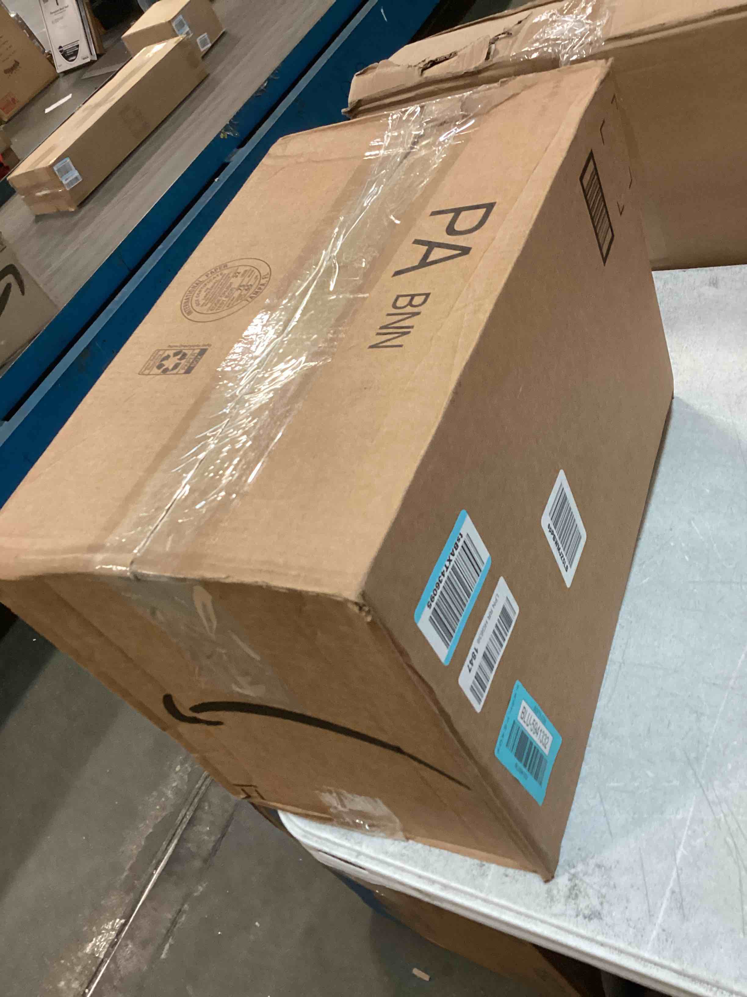 https://s3.amazonaws.com/lotting-images-prod/bidfta/BLU5941332_1708437719859.jpeg