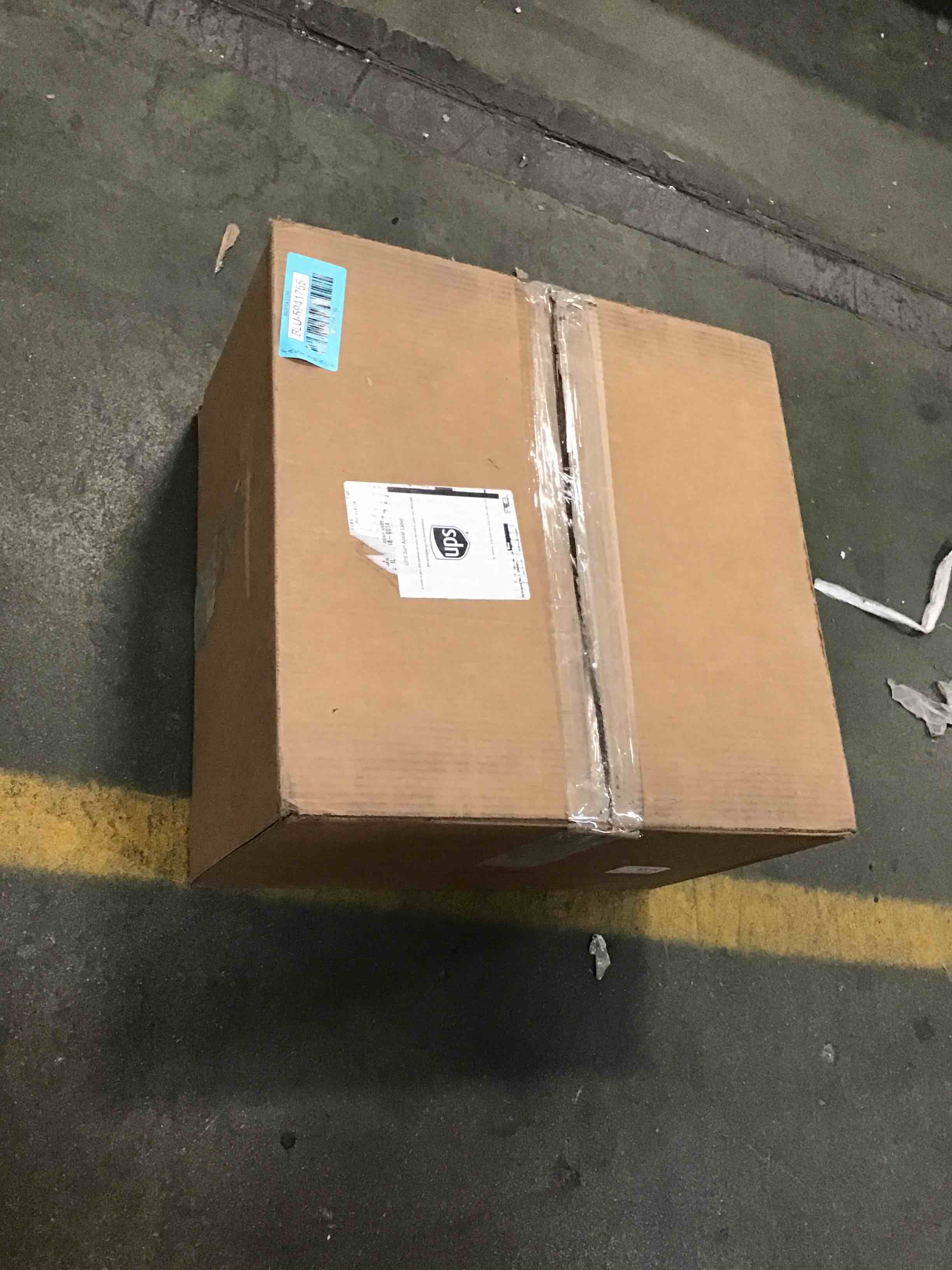 https://s3.amazonaws.com/lotting-images-prod/bidfta/BLU5941755_1708549593271.jpeg