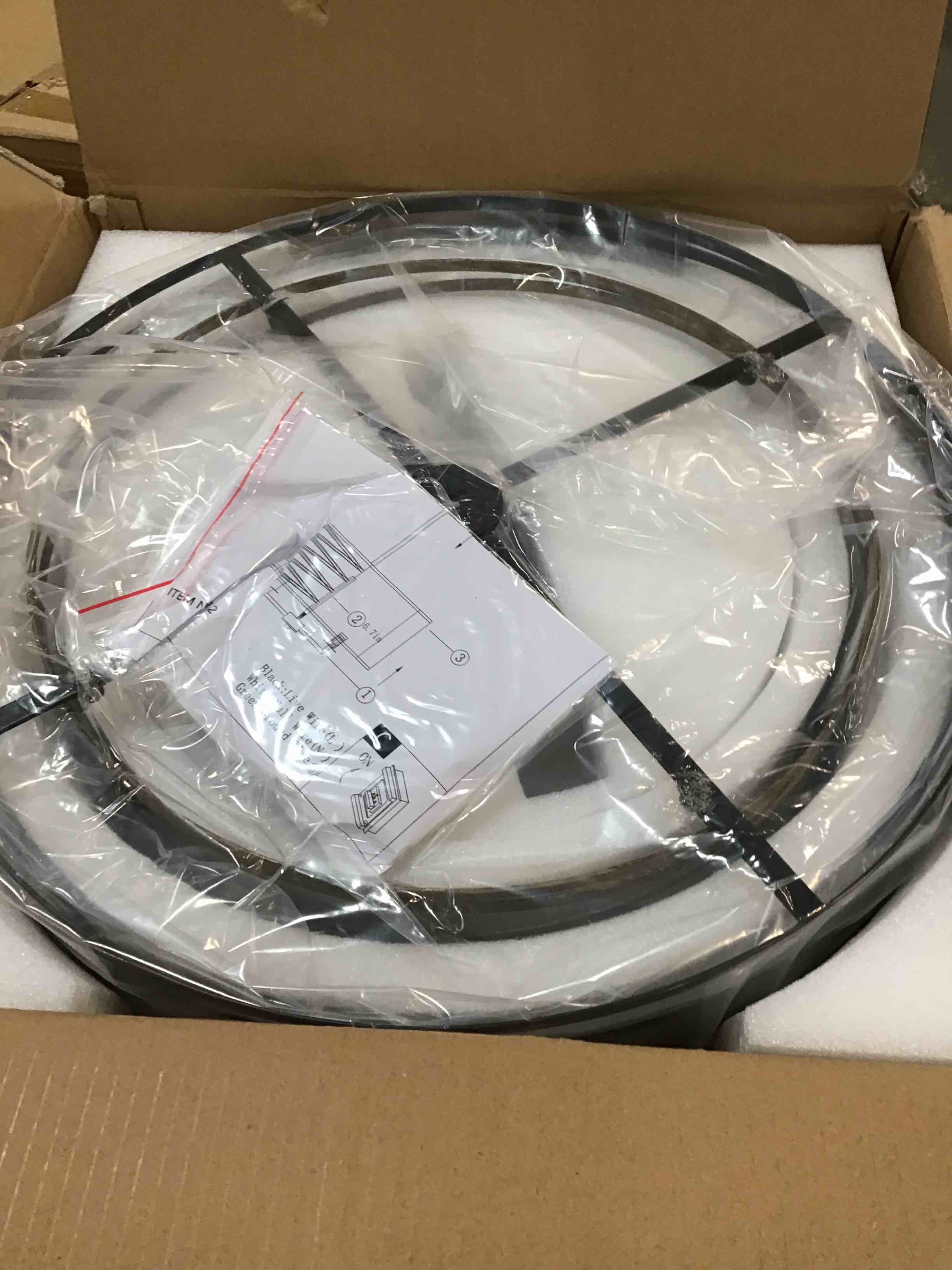 https://s3.amazonaws.com/lotting-images-prod/bidfta/BLU5941756_1708549628737.jpeg