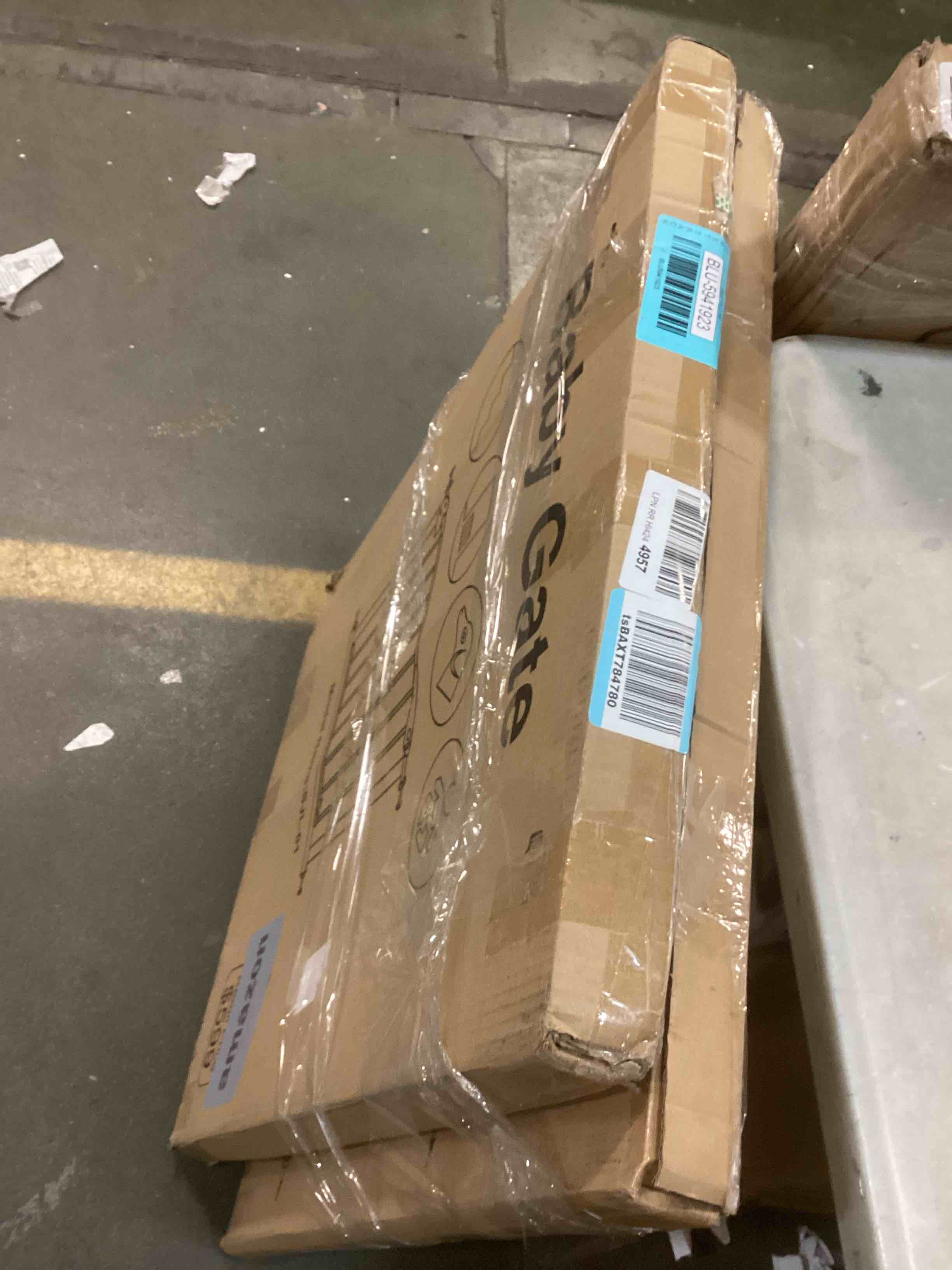 https://s3.amazonaws.com/lotting-images-prod/bidfta/BLU5941925_1708630783899.jpeg