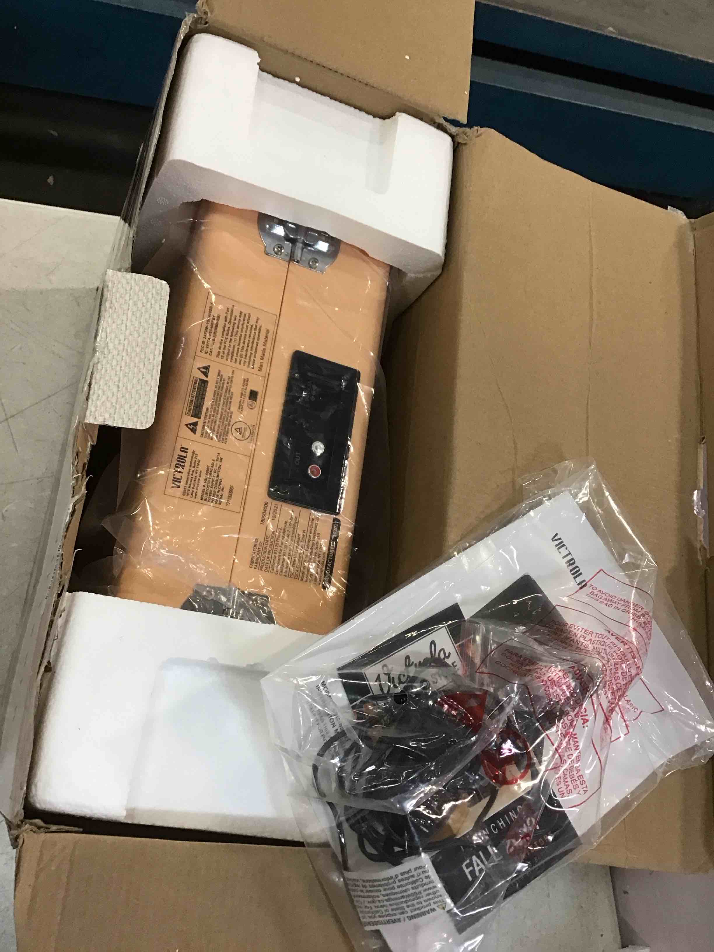 https://s3.amazonaws.com/lotting-images-prod/bidfta/BLU5942553_1707424080578.jpeg