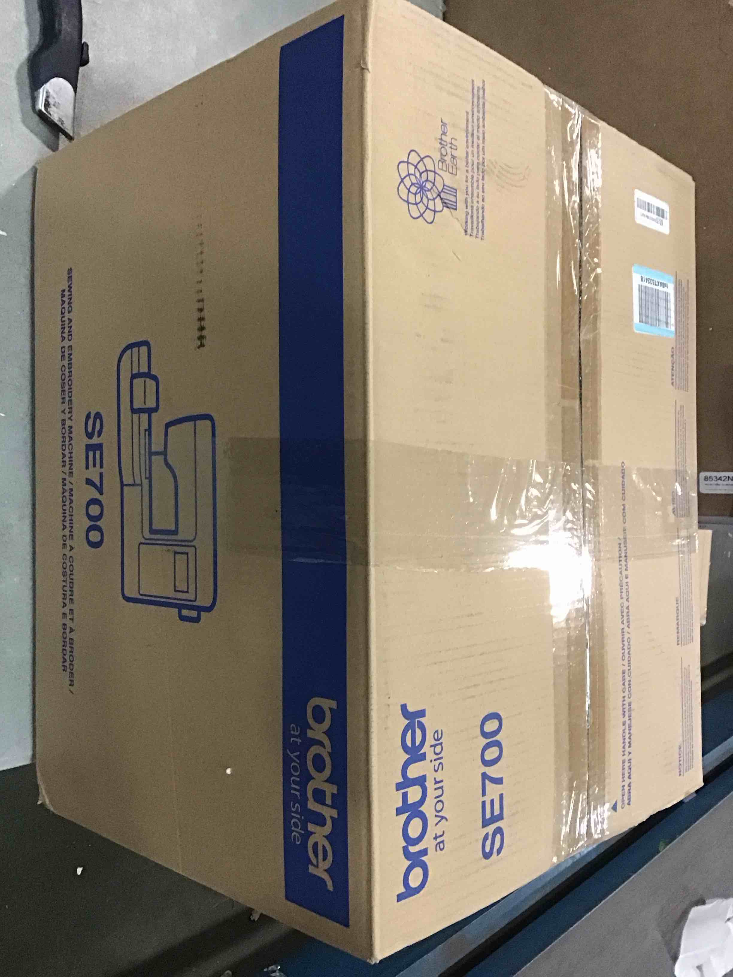 https://s3.amazonaws.com/lotting-images-prod/bidfta/BLU5942712_1707492497880.jpeg