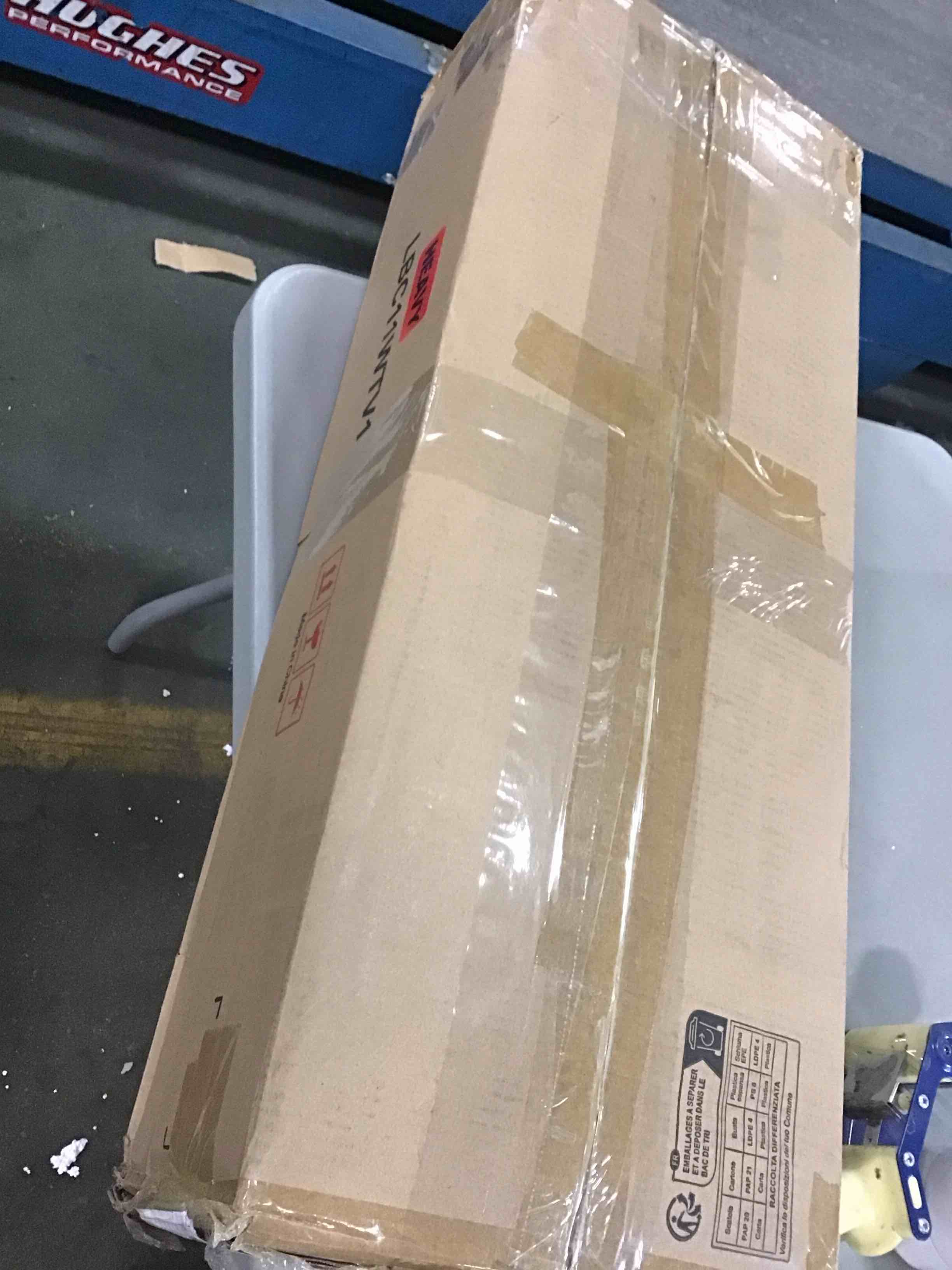 https://s3.amazonaws.com/lotting-images-prod/bidfta/BLU5943014_1707582293583.jpeg