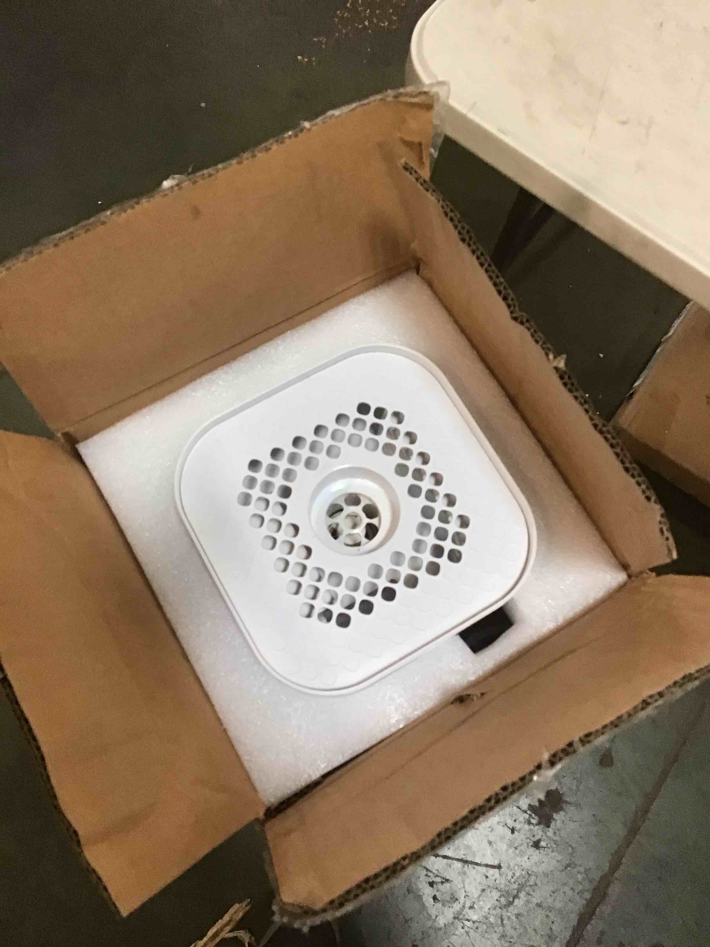 https://s3.amazonaws.com/lotting-images-prod/bidfta/BLU5943090_1707764704361.jpeg