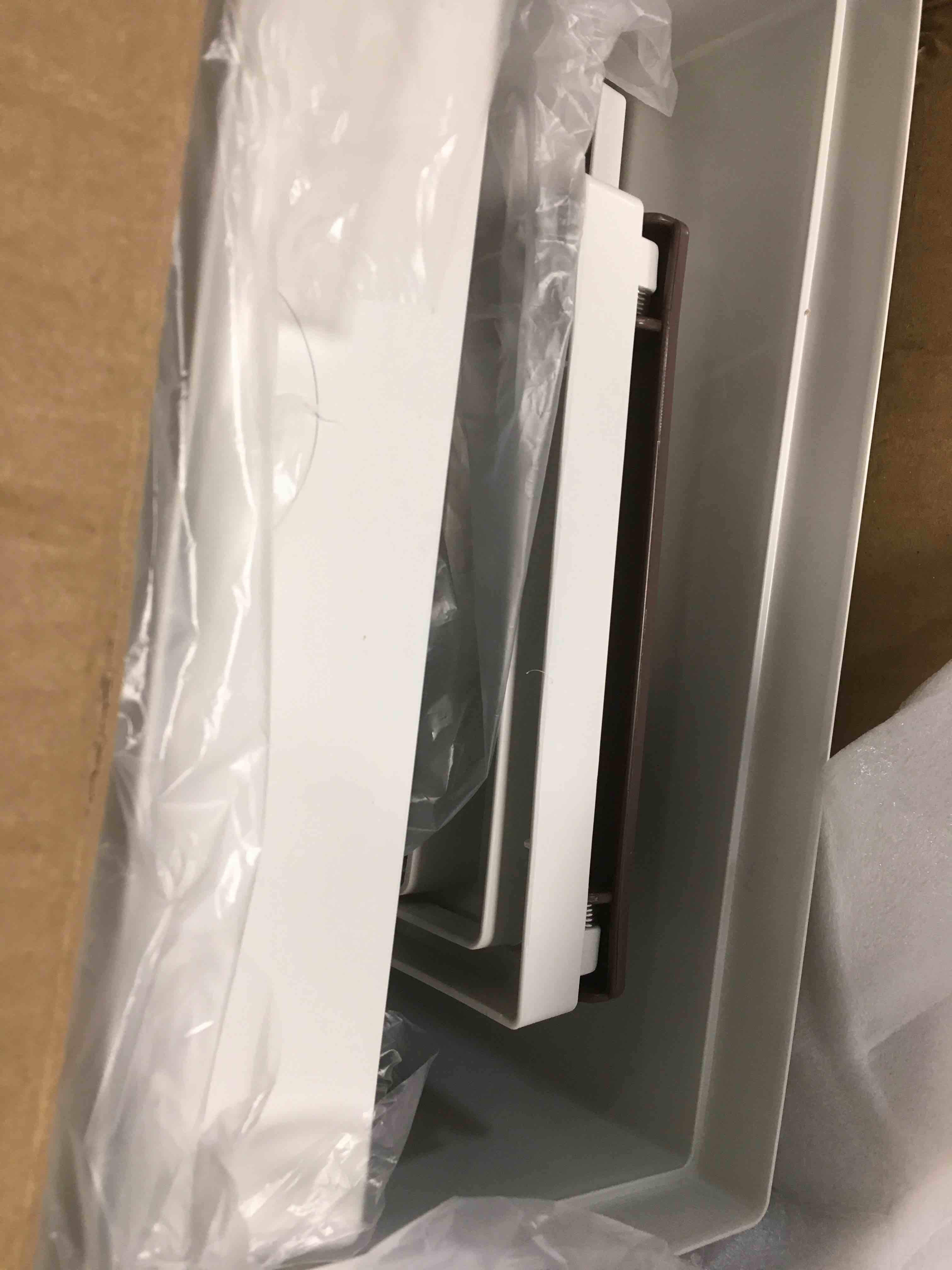 https://s3.amazonaws.com/lotting-images-prod/bidfta/BLU5943993_1707402697906.jpeg