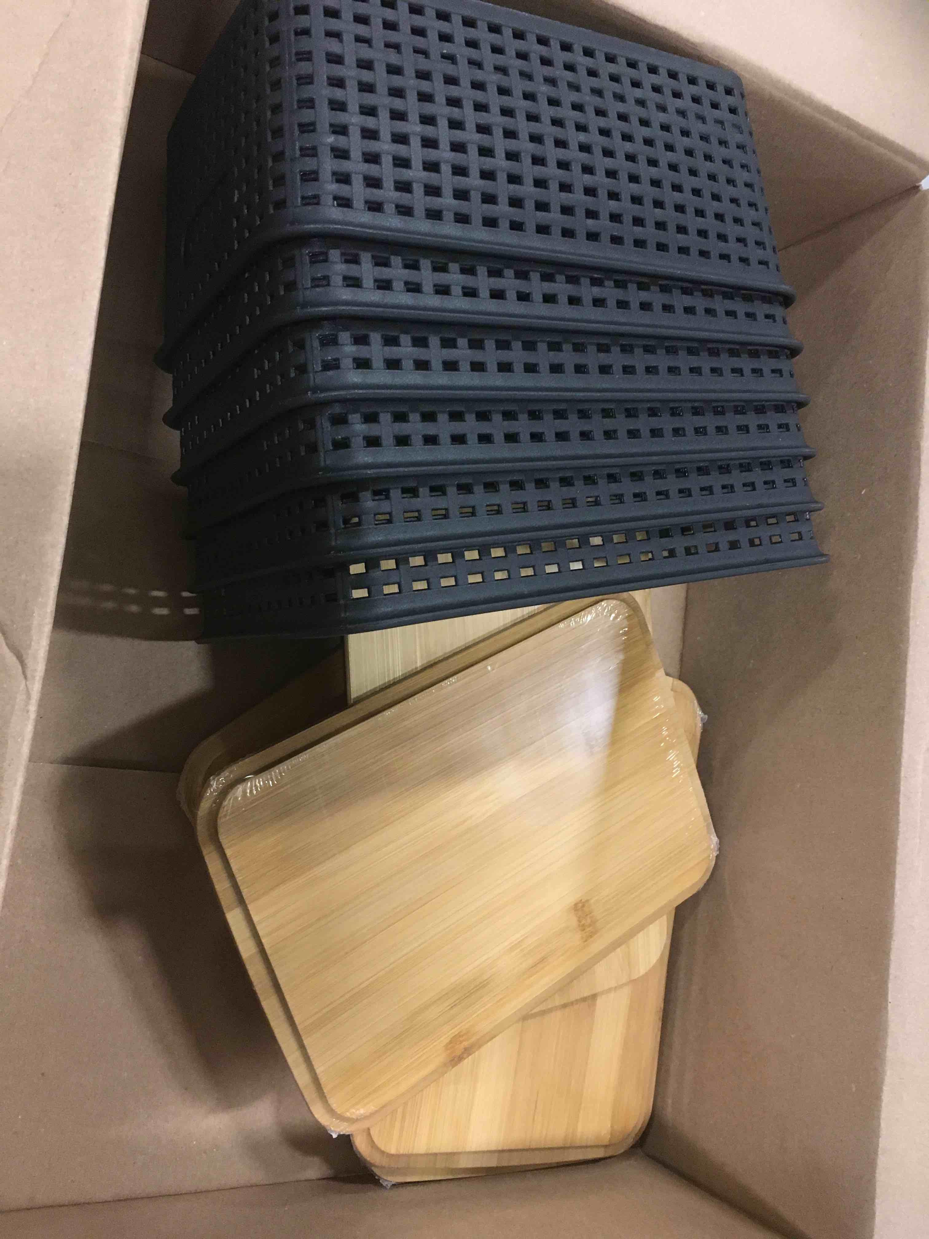 https://s3.amazonaws.com/lotting-images-prod/bidfta/BLU5944538_1707568055698.jpeg