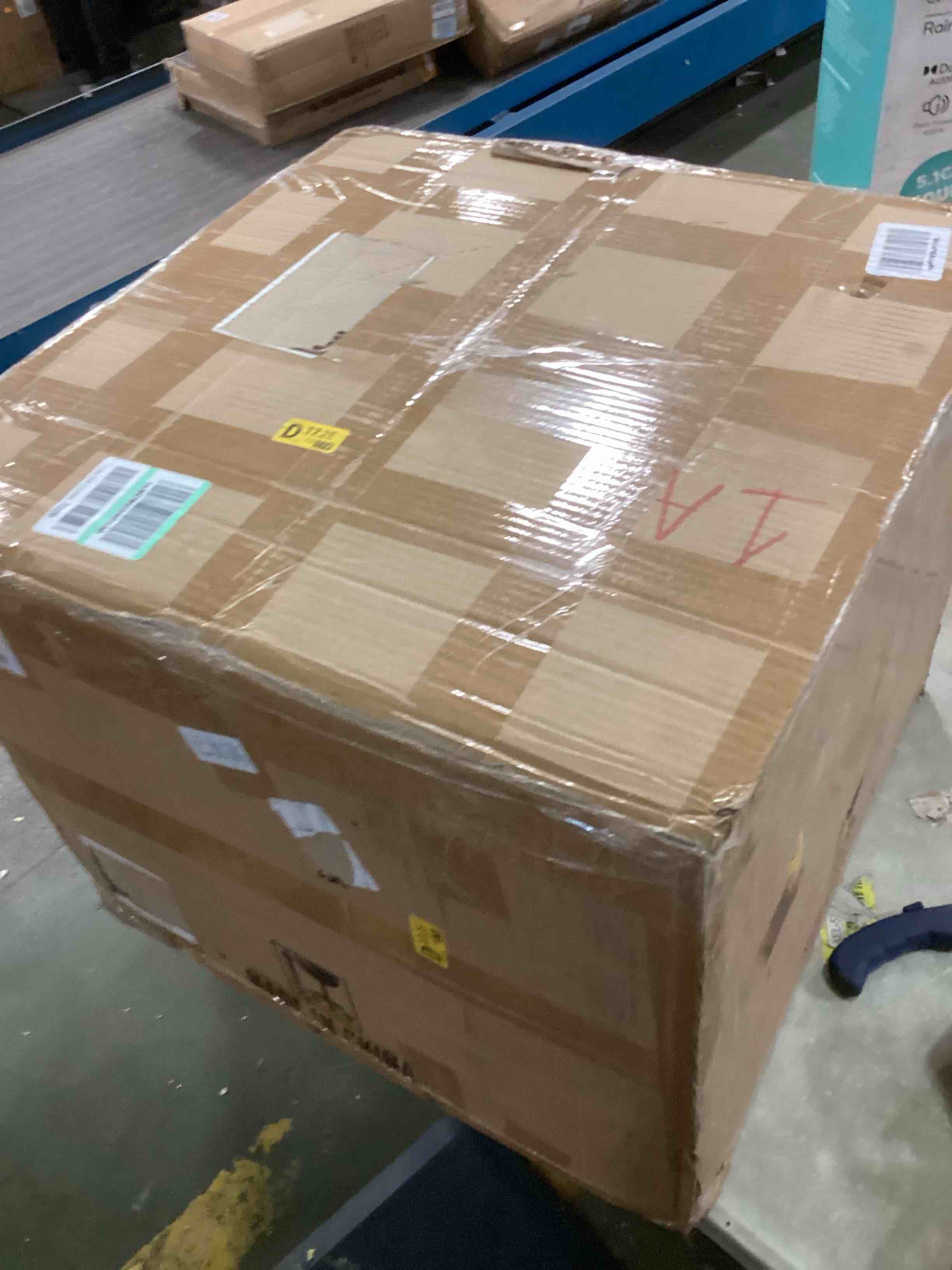 https://s3.amazonaws.com/lotting-images-prod/bidfta/BLU5945167_1707398783363.jpeg