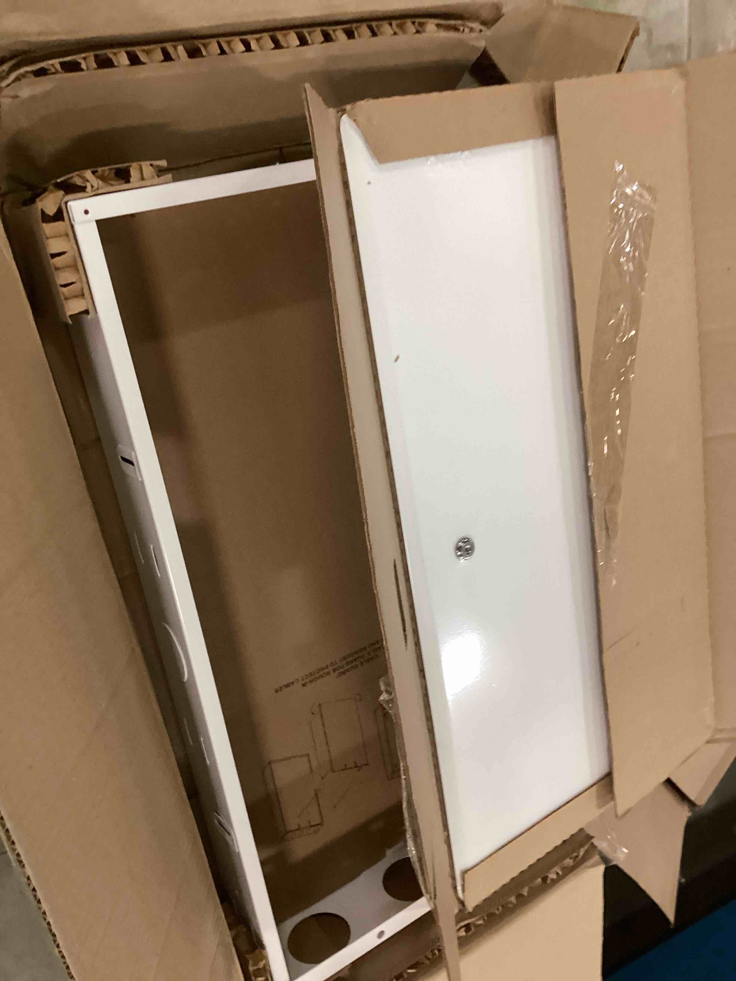 https://s3.amazonaws.com/lotting-images-prod/bidfta/BLU5945430_1707487675794.jpeg
