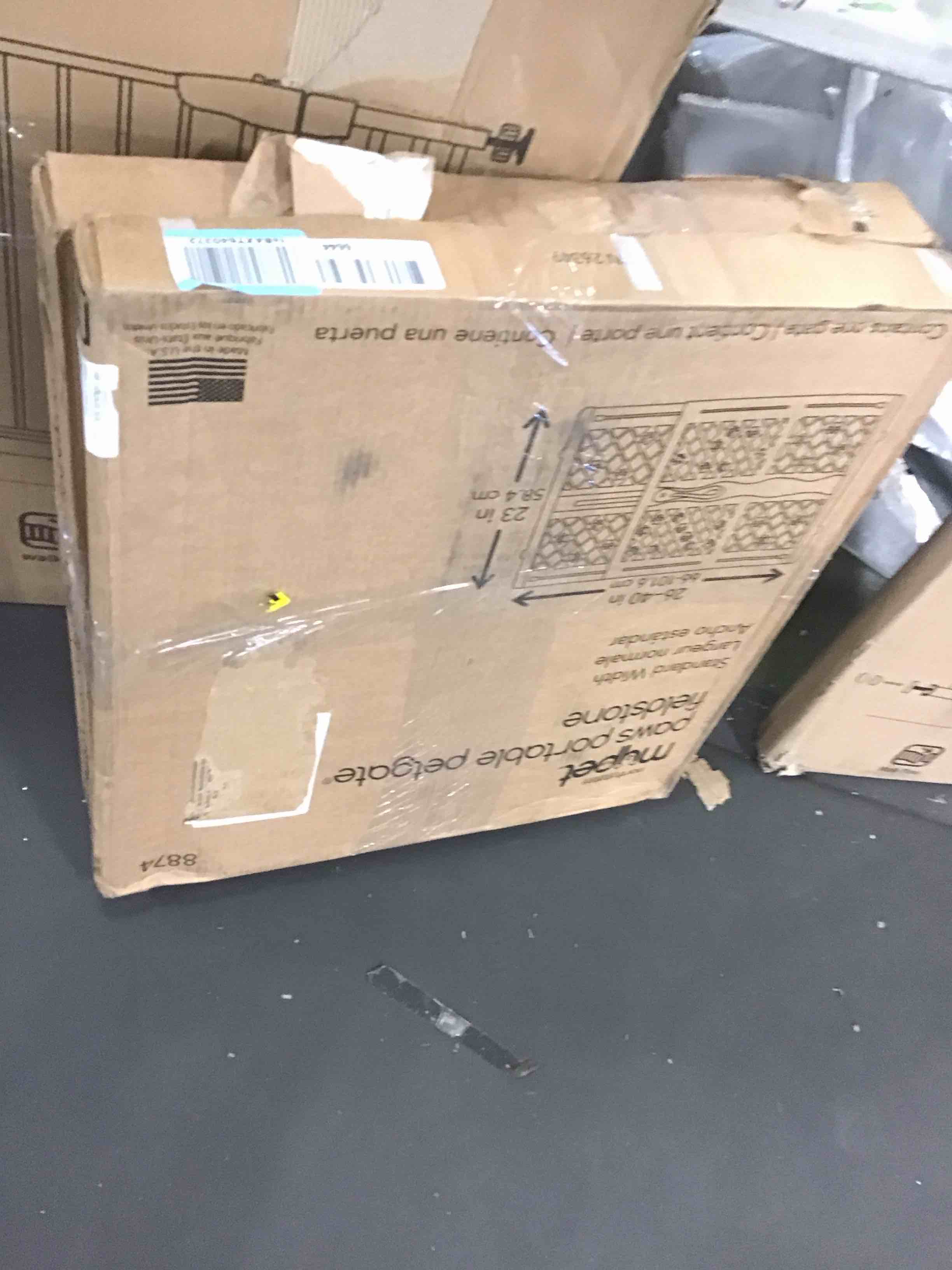 https://s3.amazonaws.com/lotting-images-prod/bidfta/BLU5945698_1707744517569.jpeg
