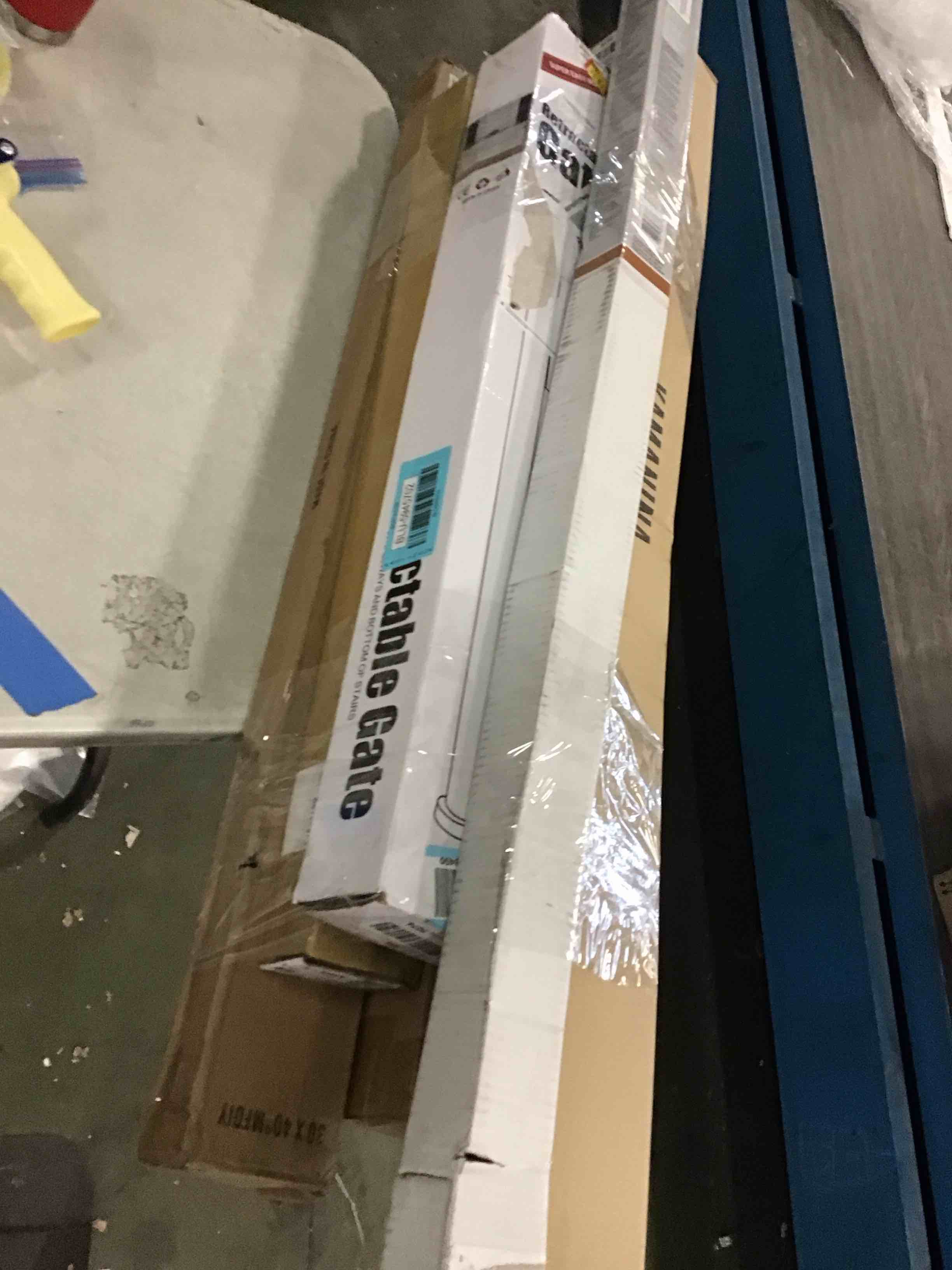 https://s3.amazonaws.com/lotting-images-prod/bidfta/BLU5945702_1707744947462.jpeg
