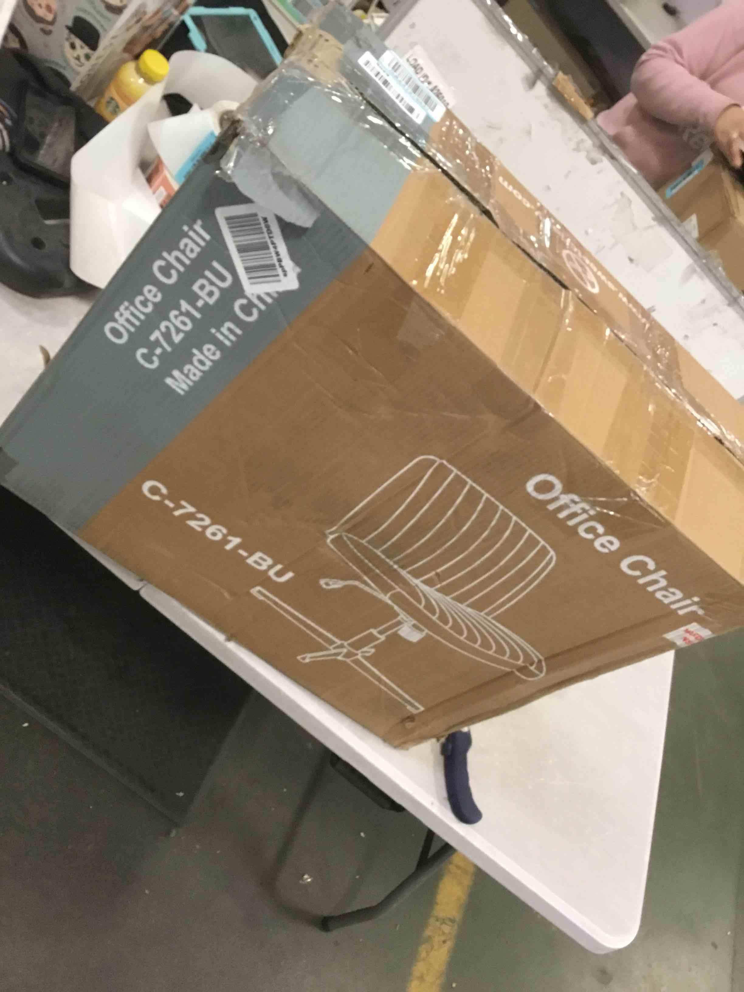 https://s3.amazonaws.com/lotting-images-prod/bidfta/BLU5945968_1707831317679.jpeg
