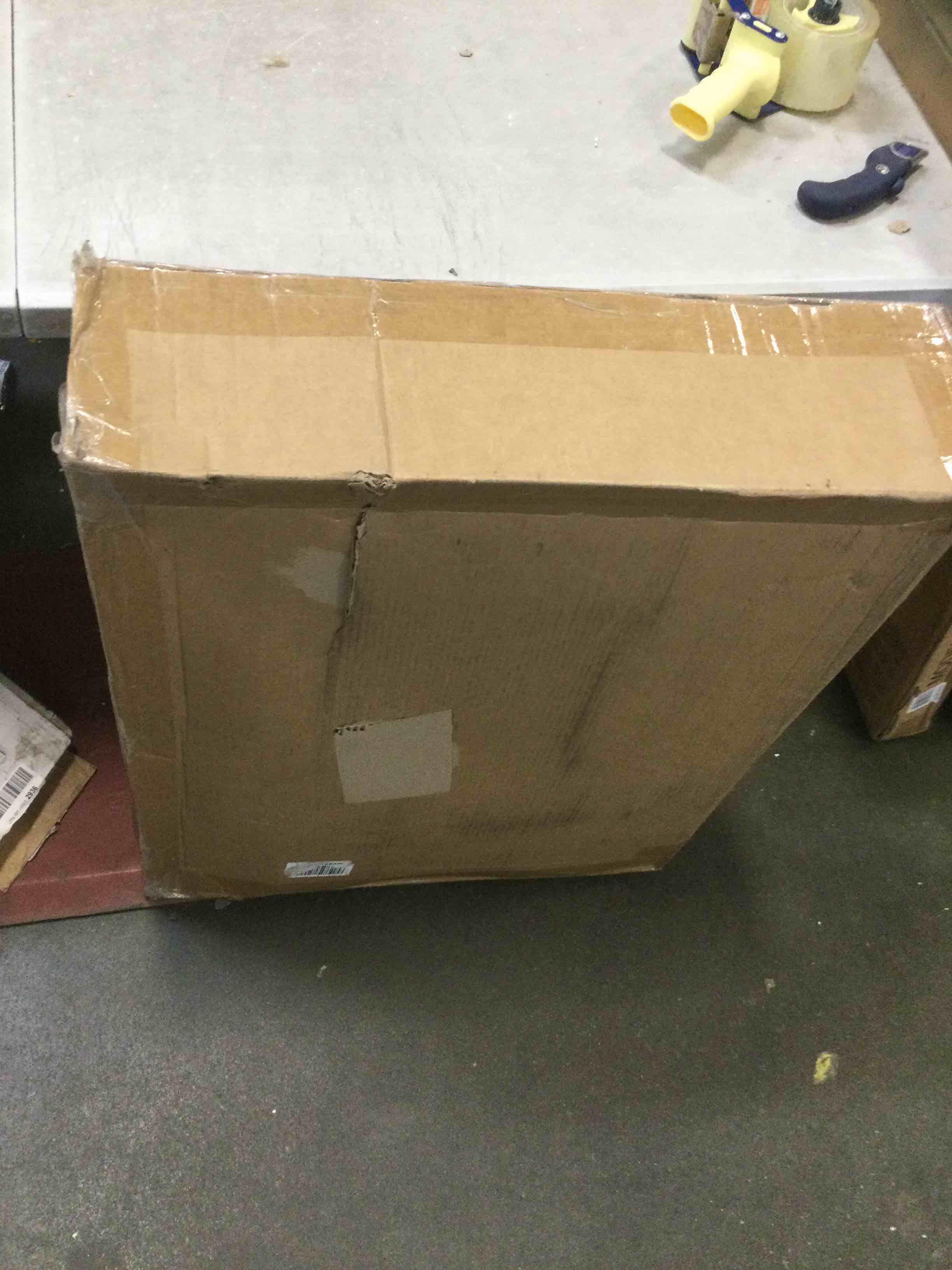 https://s3.amazonaws.com/lotting-images-prod/bidfta/BLU5946320_1707924991398.jpeg