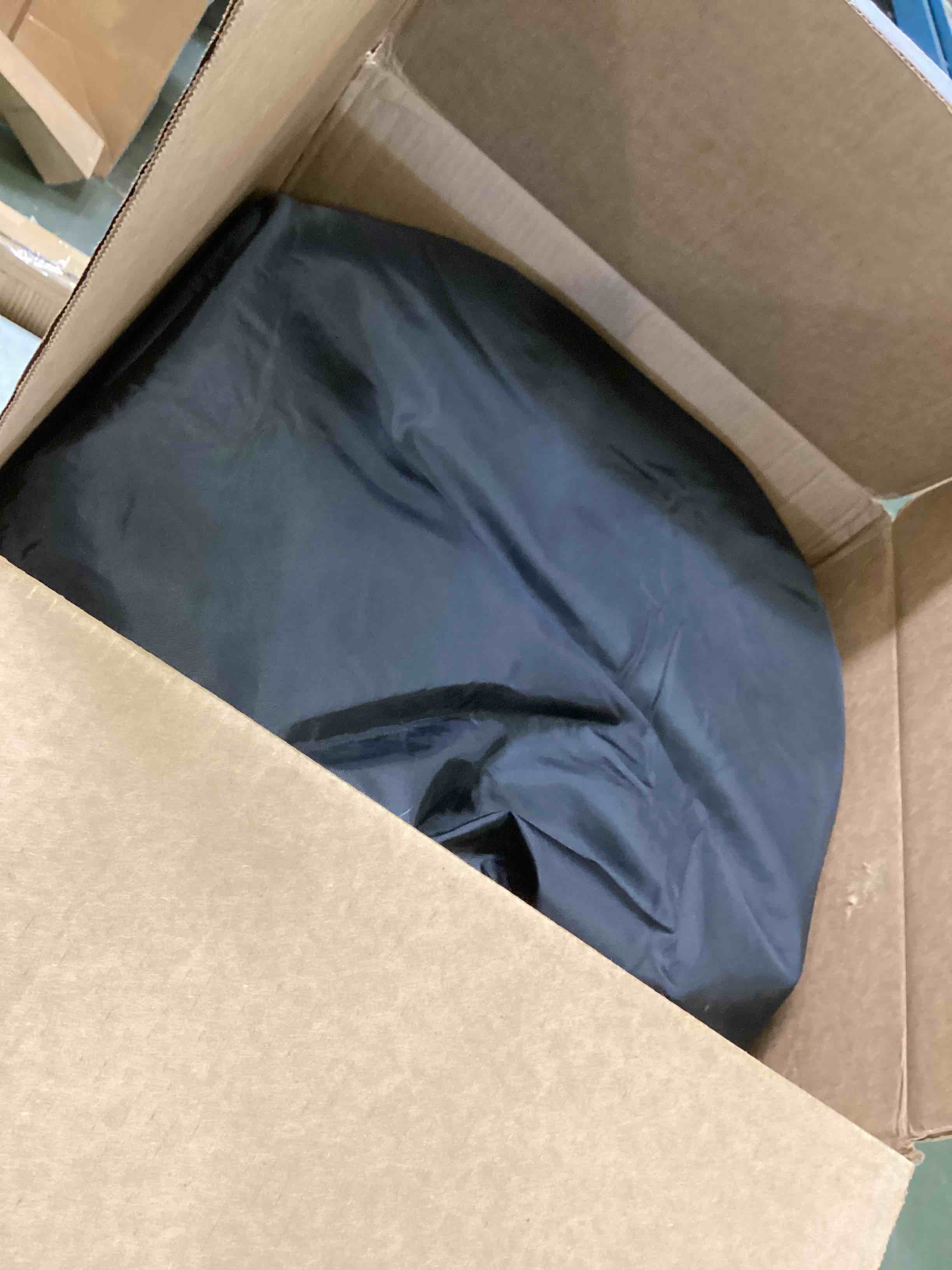 https://s3.amazonaws.com/lotting-images-prod/bidfta/BLU5946375_1707929929670.jpeg