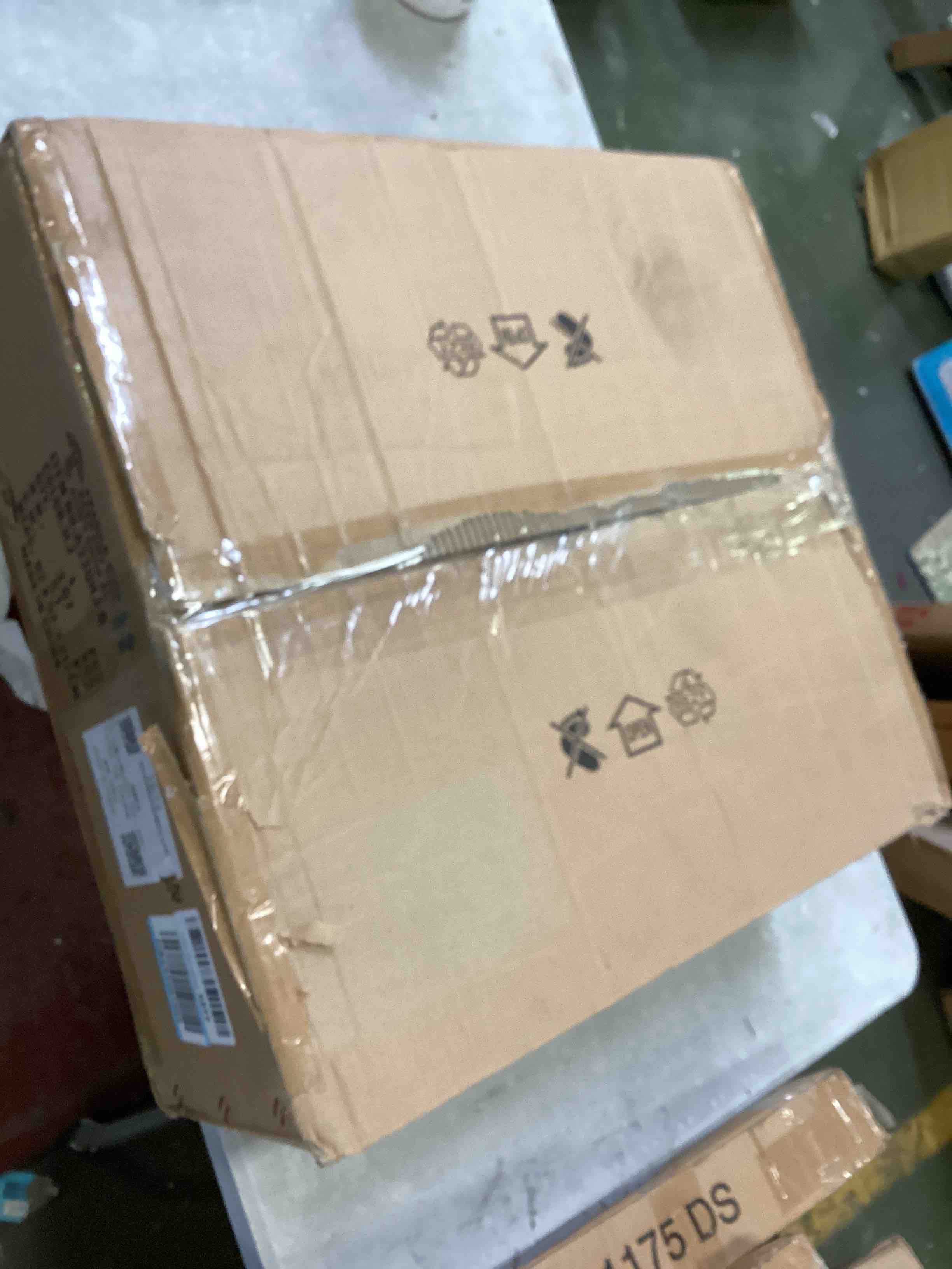 https://s3.amazonaws.com/lotting-images-prod/bidfta/BLU5946391_1707931325452.jpeg