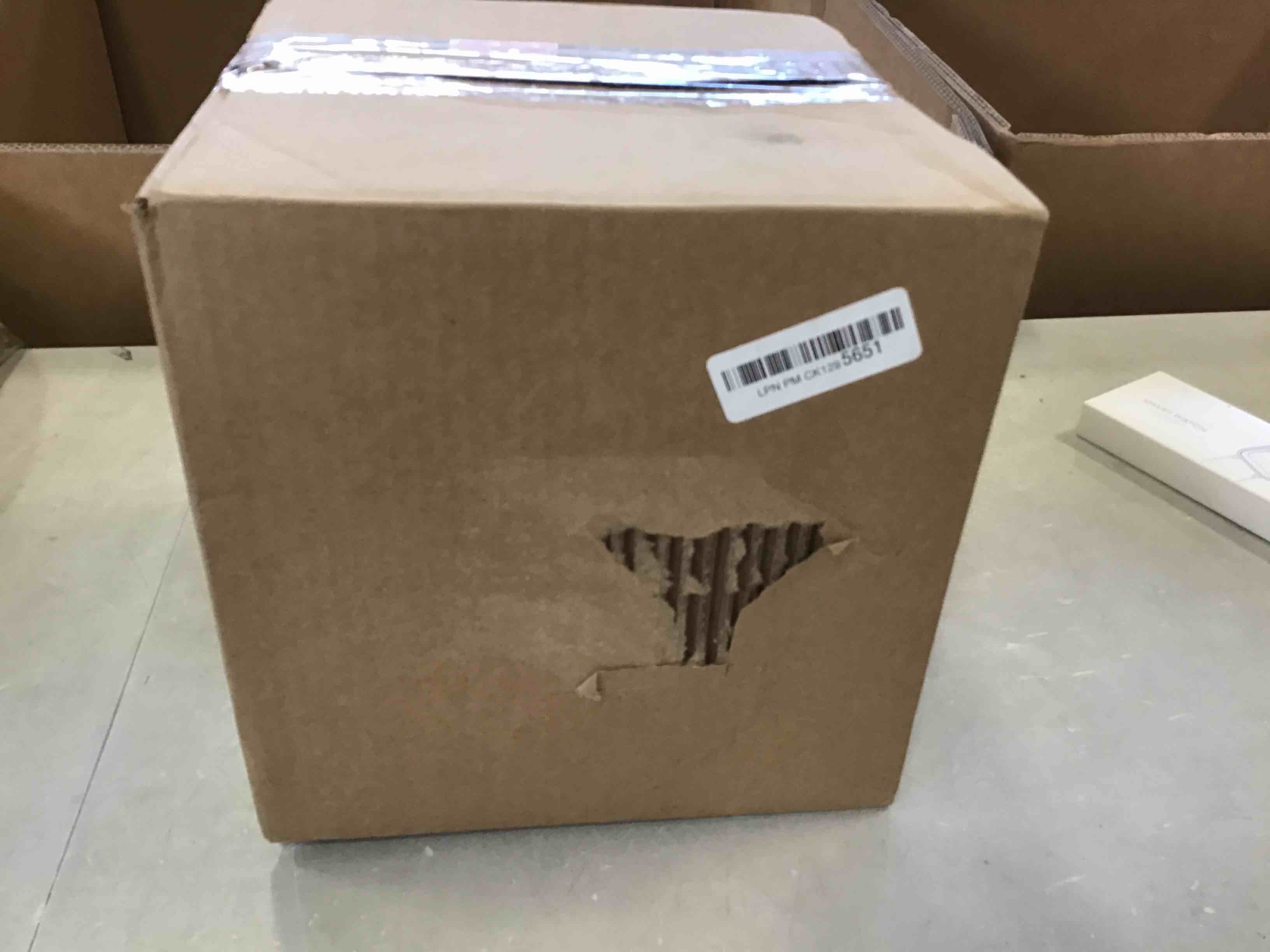https://s3.amazonaws.com/lotting-images-prod/bidfta/BLU5947132_1707422122106.jpeg