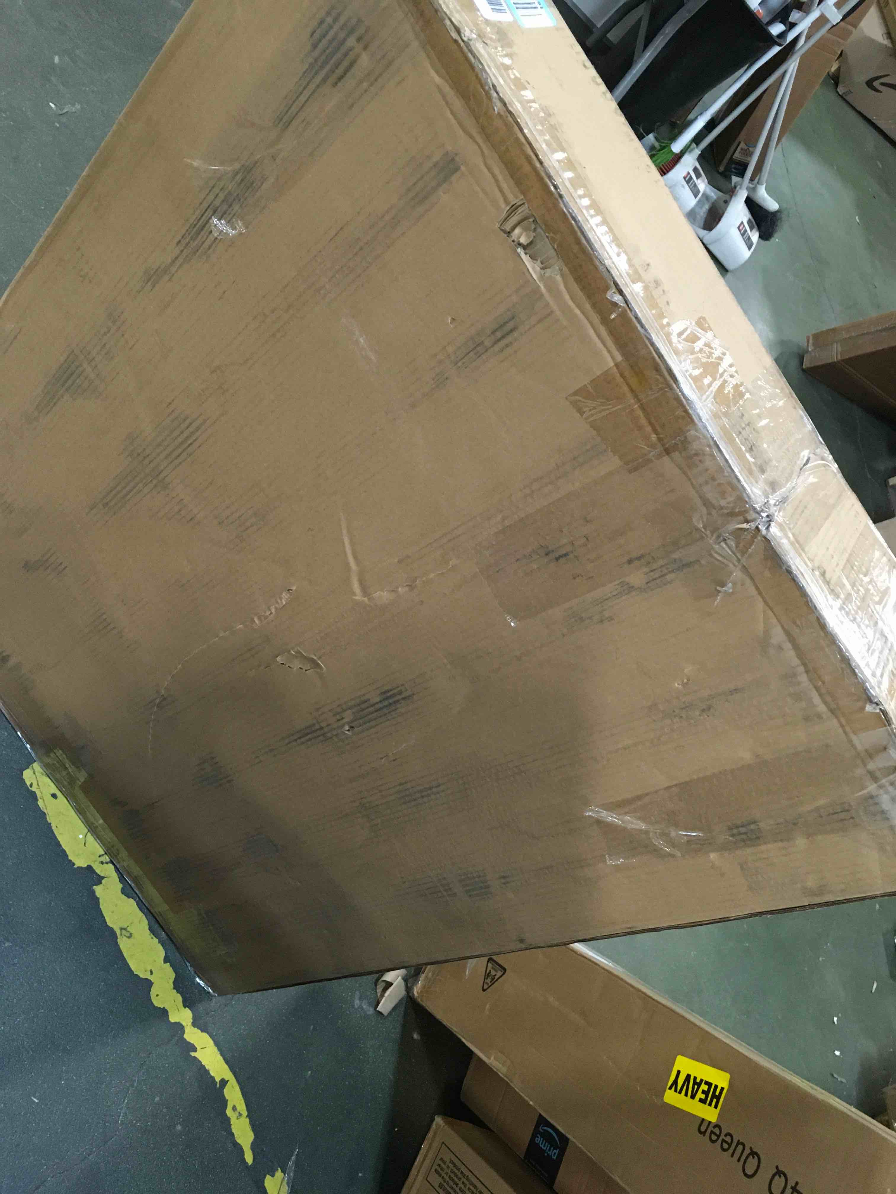 https://s3.amazonaws.com/lotting-images-prod/bidfta/BLU5960064_1707915434391.jpeg