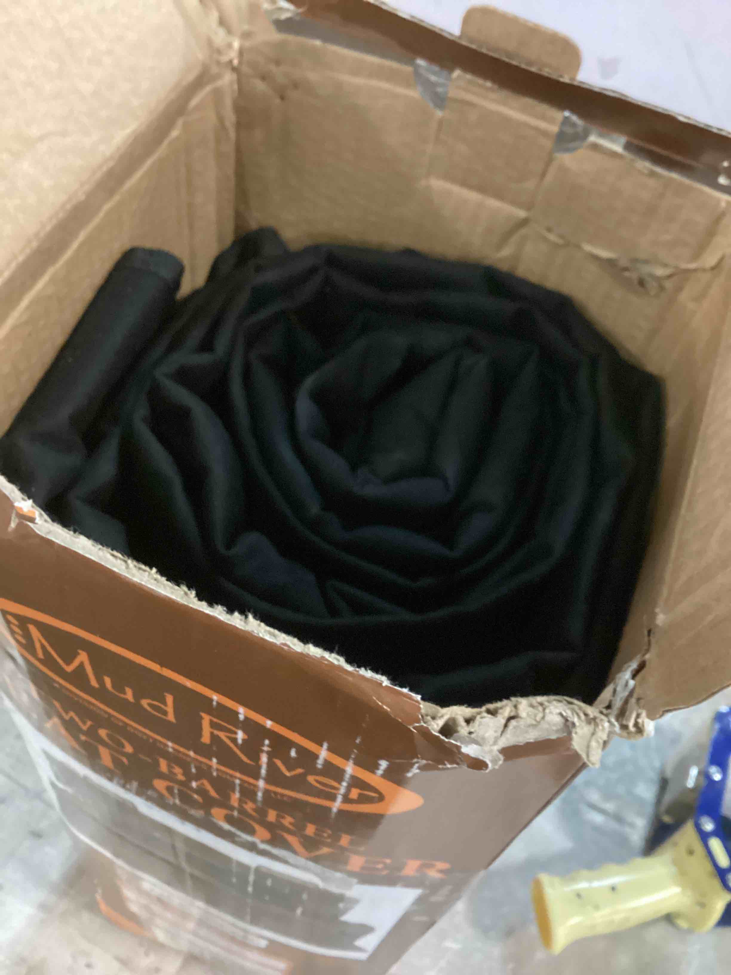 https://s3.amazonaws.com/lotting-images-prod/bidfta/BLU5960596_1708108016758.jpeg