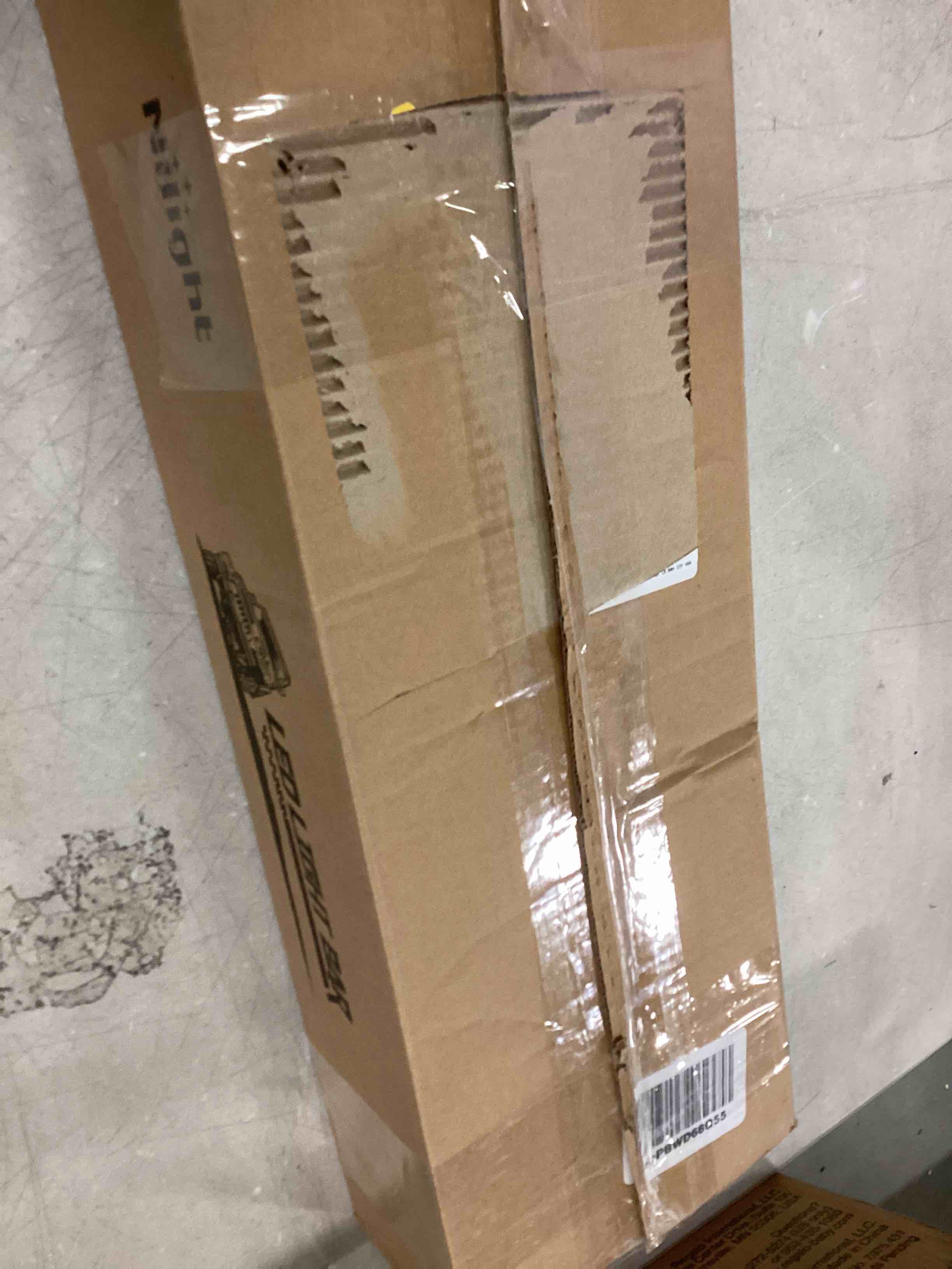 https://s3.amazonaws.com/lotting-images-prod/bidfta/BLU5960695_1708180774256.jpeg