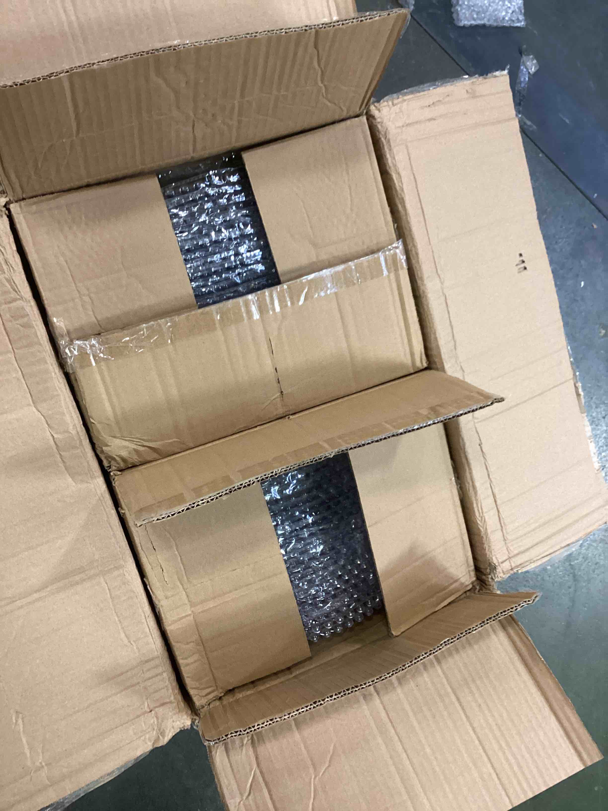 https://s3.amazonaws.com/lotting-images-prod/bidfta/BLU5960766_1708189387081.jpeg
