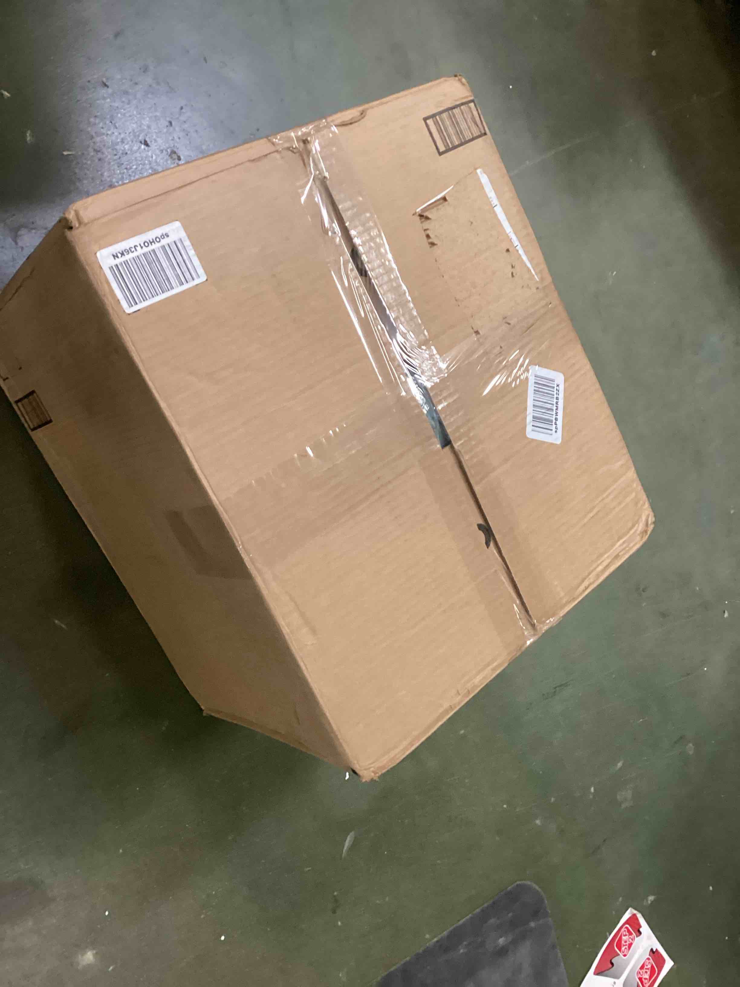https://s3.amazonaws.com/lotting-images-prod/bidfta/BLU5960972_1708440518658.jpeg
