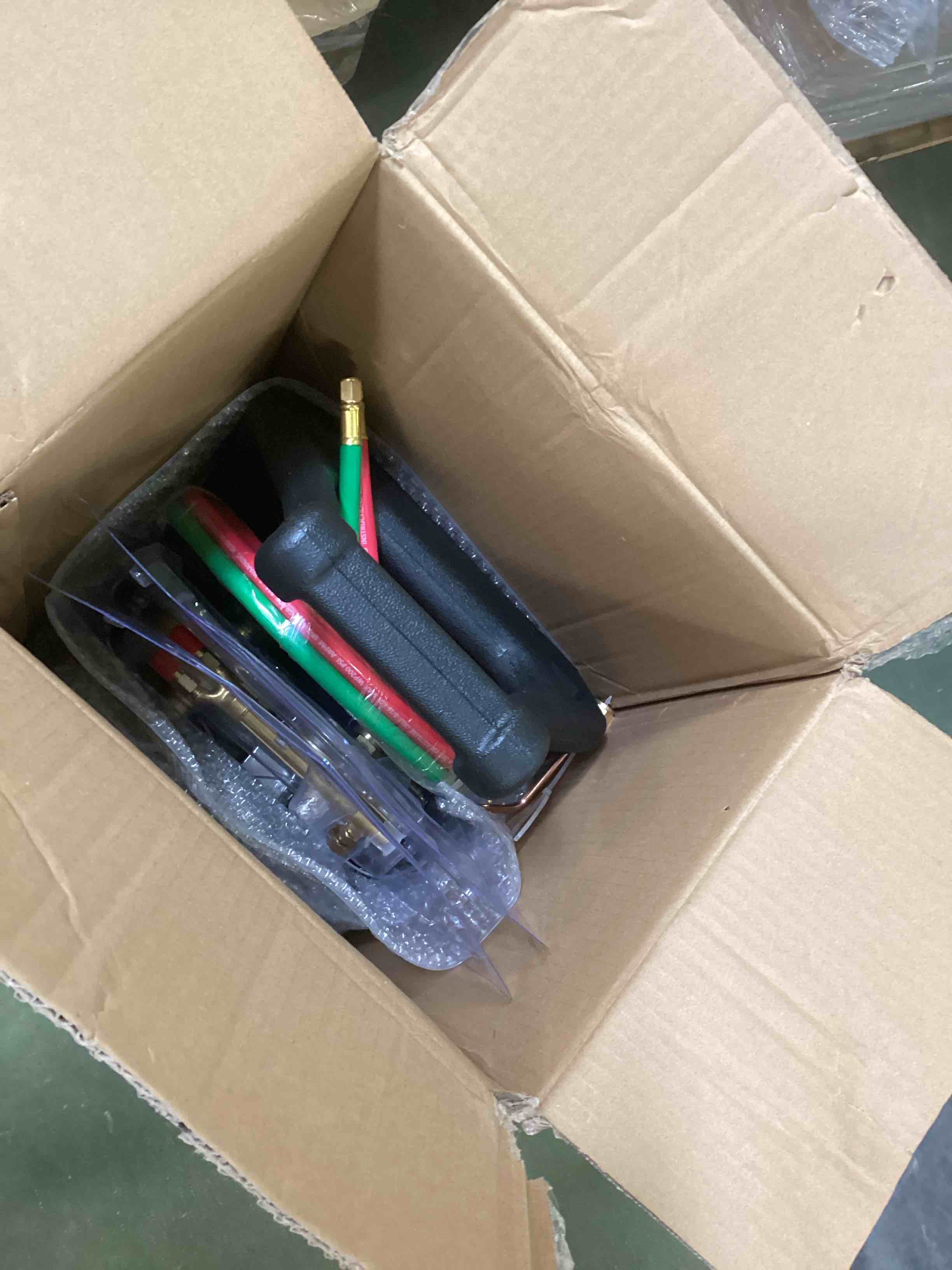 https://s3.amazonaws.com/lotting-images-prod/bidfta/BLU5961020_1708447010800.jpeg