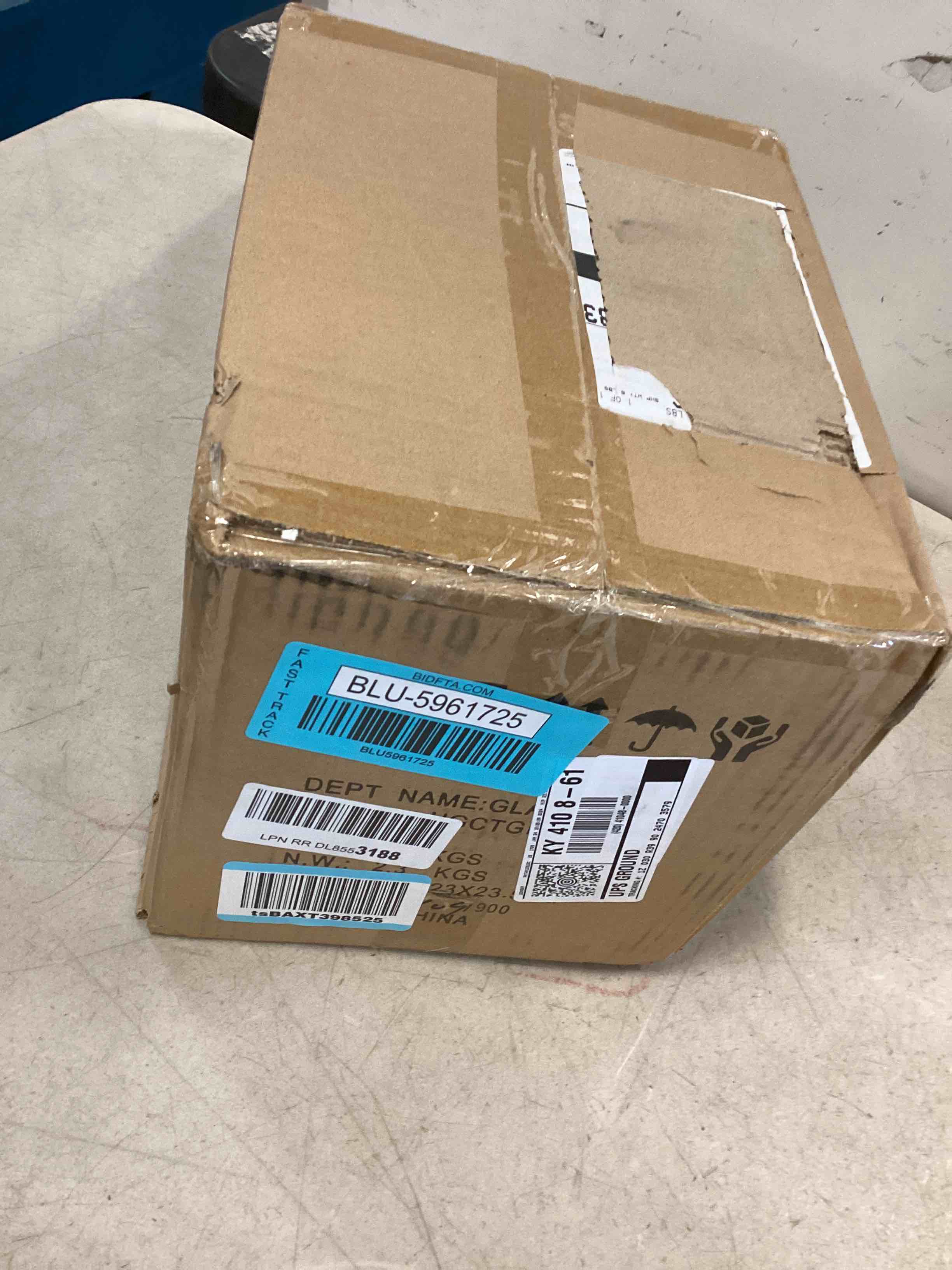 https://s3.amazonaws.com/lotting-images-prod/bidfta/BLU5961725_1707856337192.jpeg