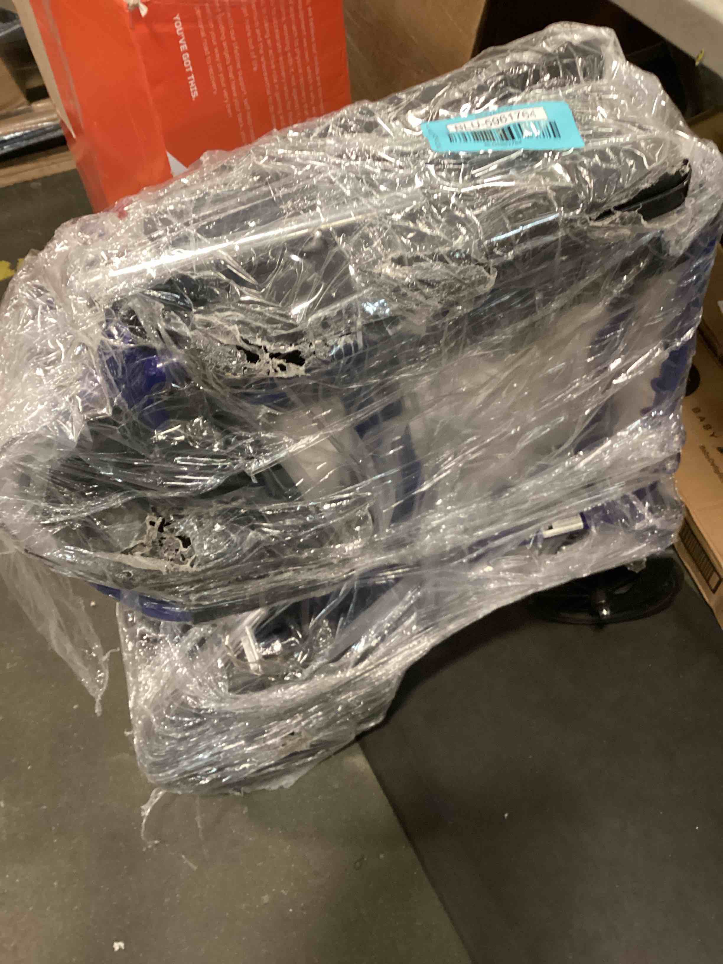https://s3.amazonaws.com/lotting-images-prod/bidfta/BLU5961764_1707914392396.jpeg