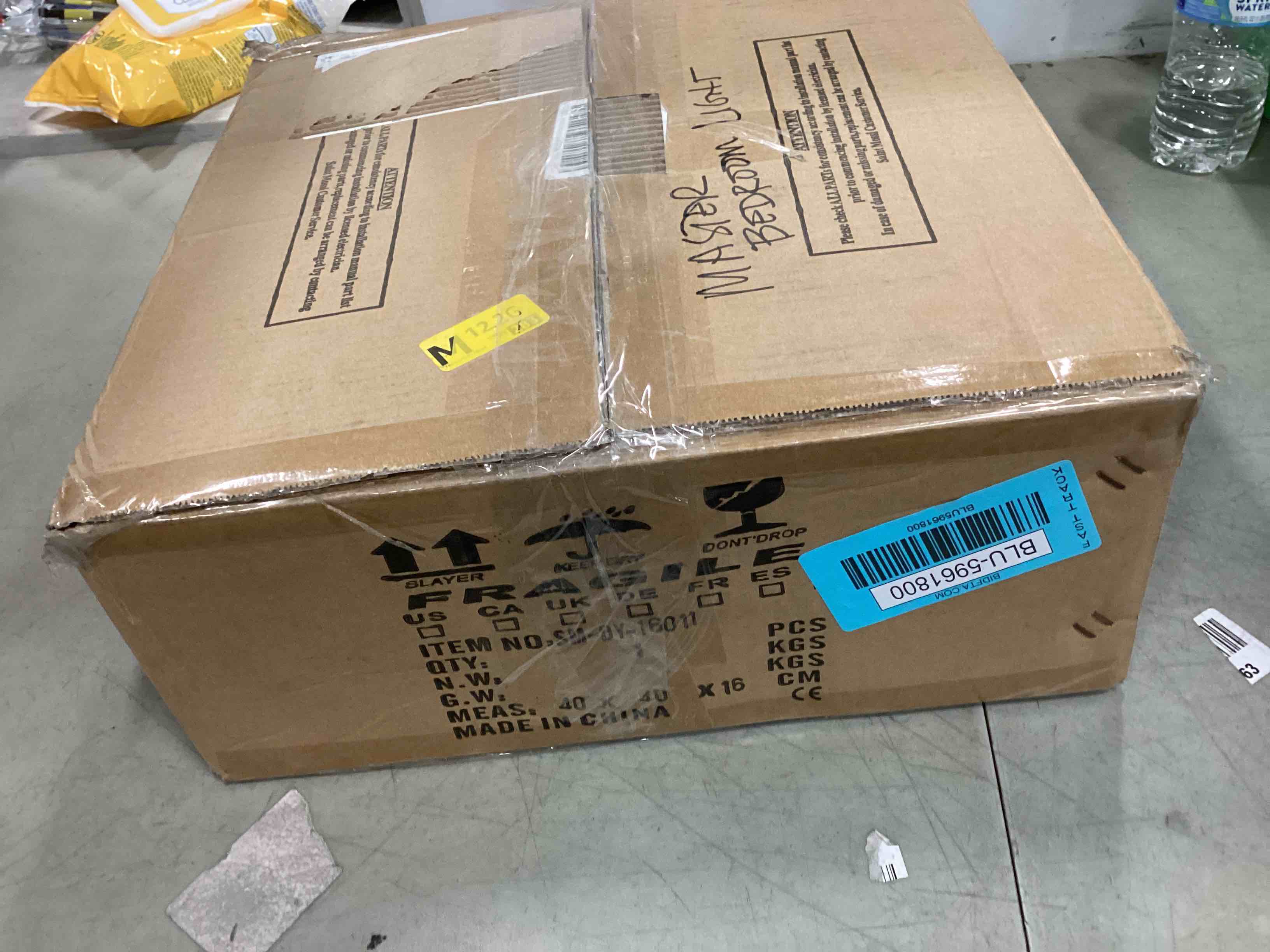 https://s3.amazonaws.com/lotting-images-prod/bidfta/BLU5961800_1707918505996.jpeg