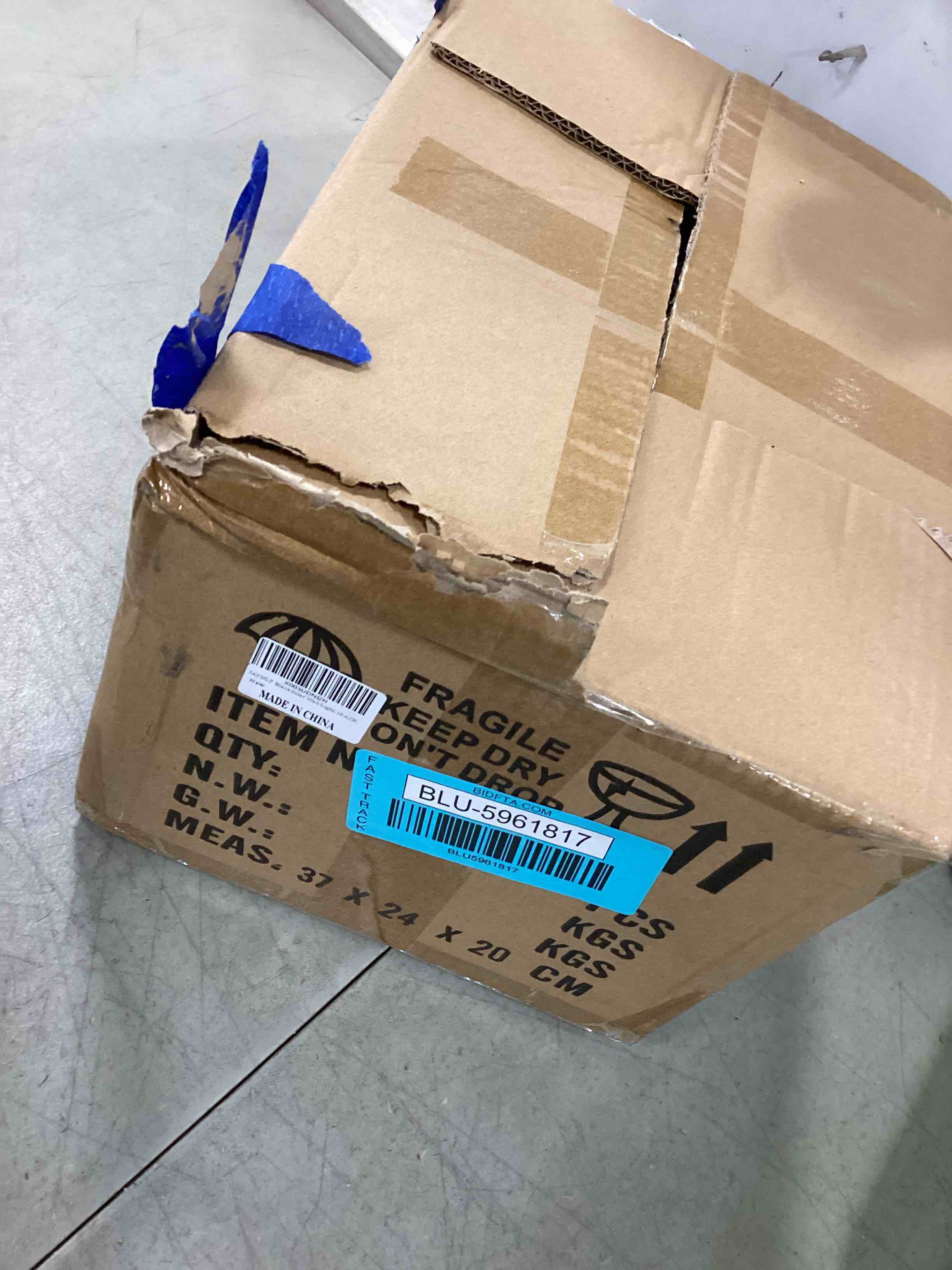 https://s3.amazonaws.com/lotting-images-prod/bidfta/BLU5961817_1707919894067.jpeg