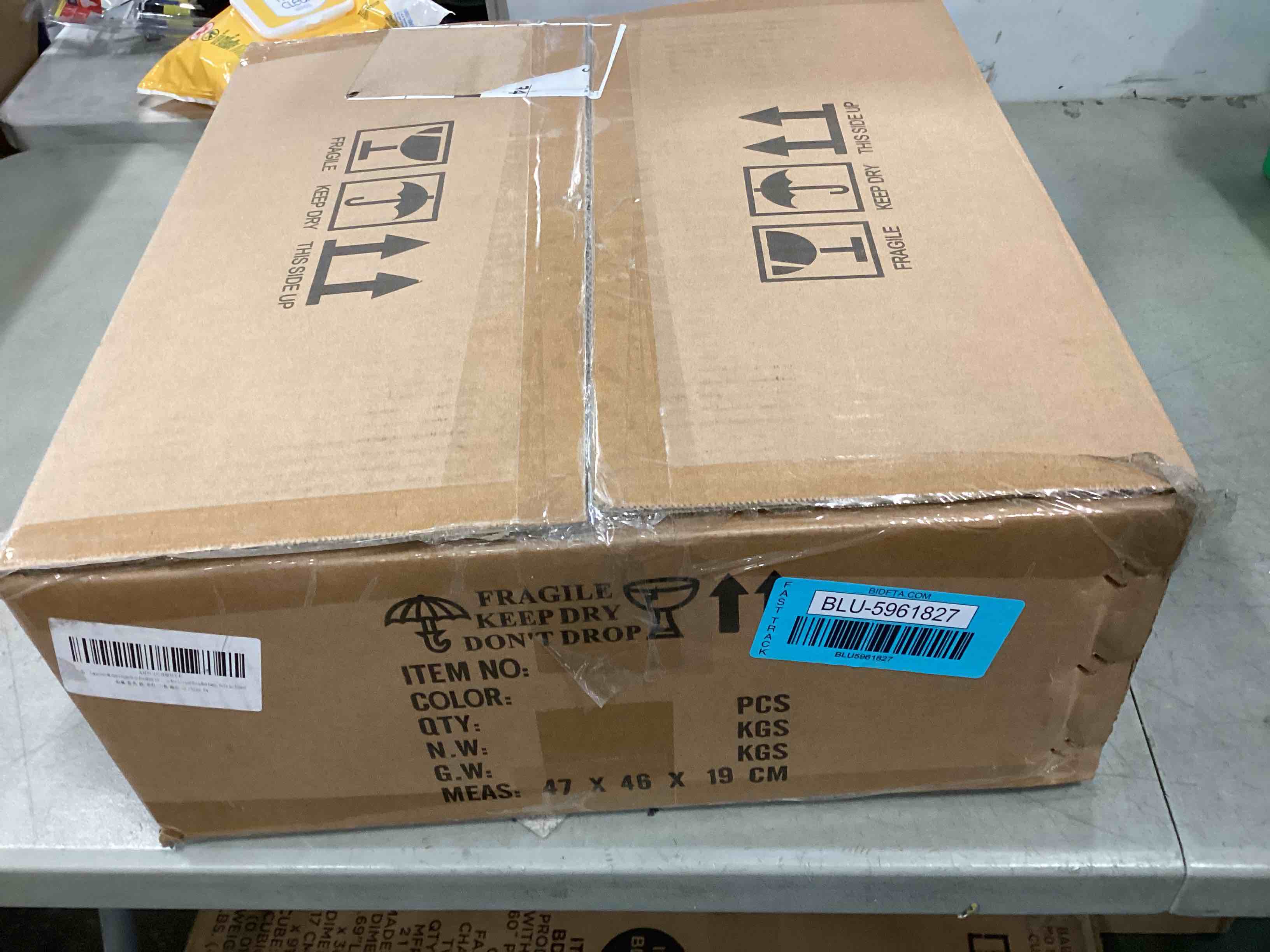 https://s3.amazonaws.com/lotting-images-prod/bidfta/BLU5961827_1707921081634.jpeg