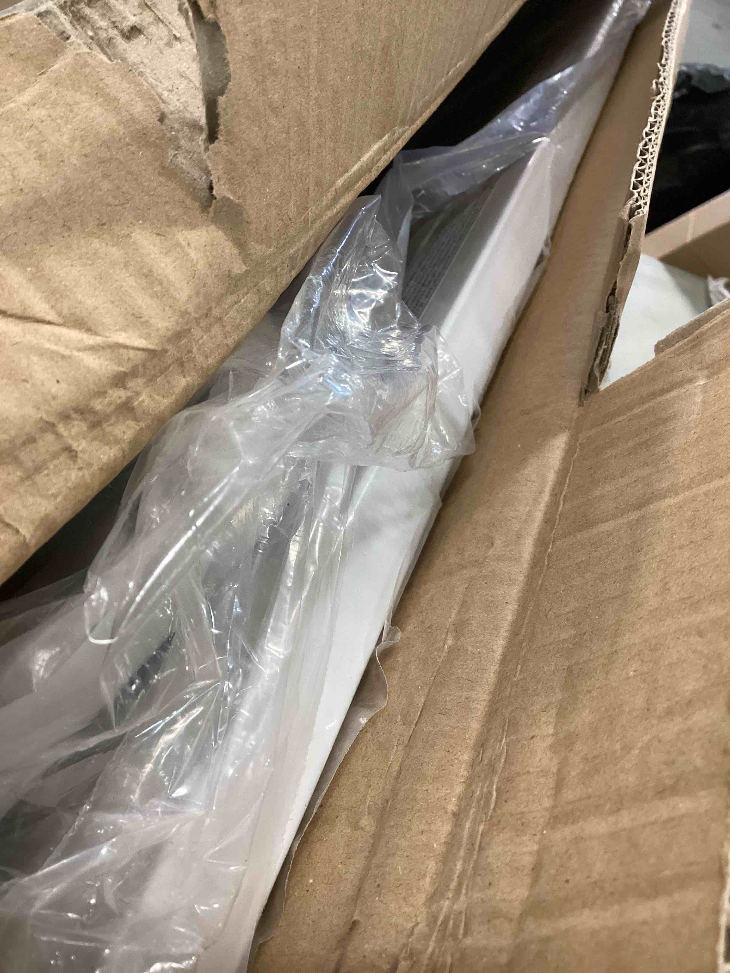 https://s3.amazonaws.com/lotting-images-prod/bidfta/BLU5961958_1707942467293.jpeg