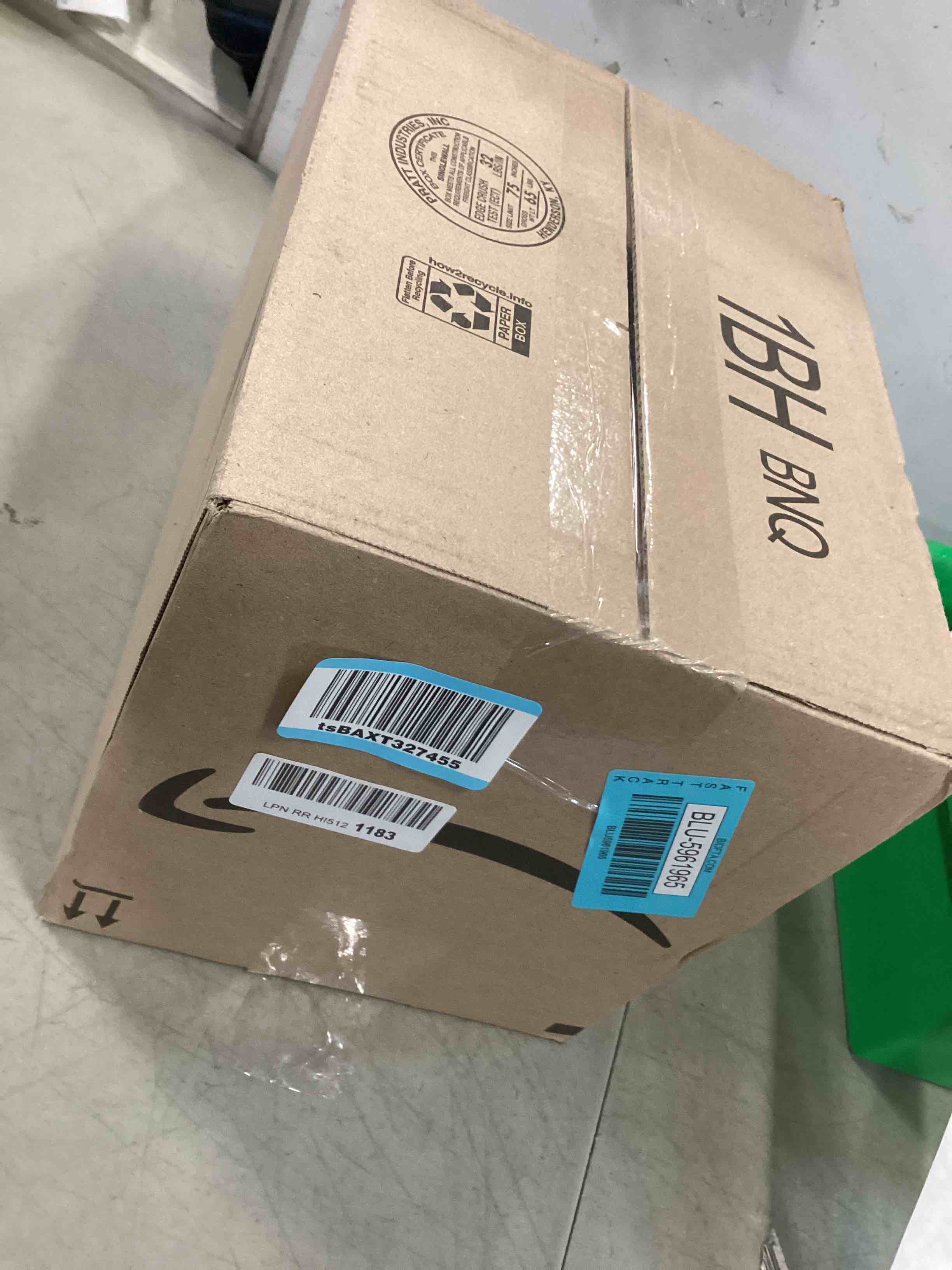 https://s3.amazonaws.com/lotting-images-prod/bidfta/BLU5961965_1707943220764.jpeg