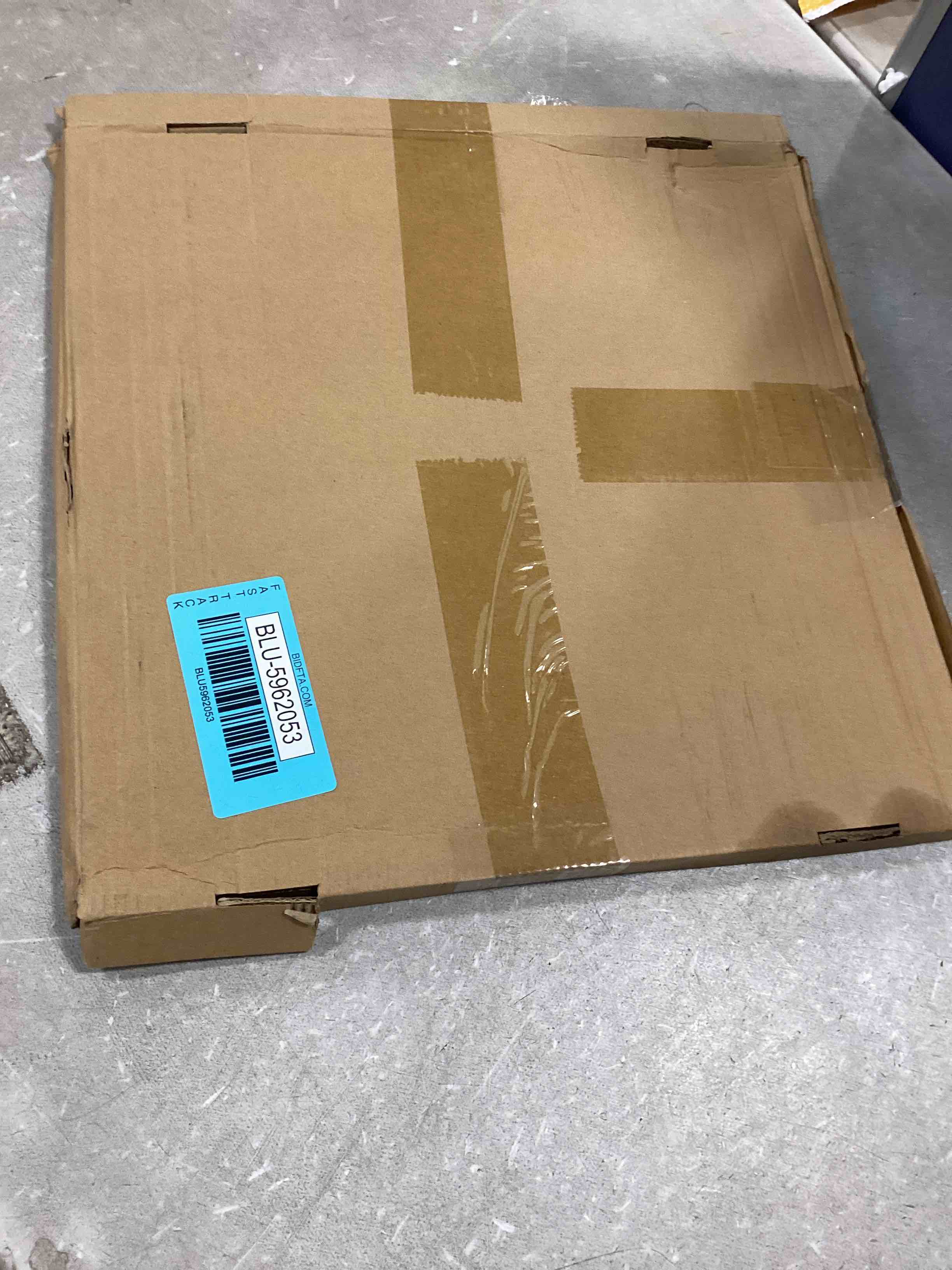 https://s3.amazonaws.com/lotting-images-prod/bidfta/BLU5962053_1708093585881.jpeg