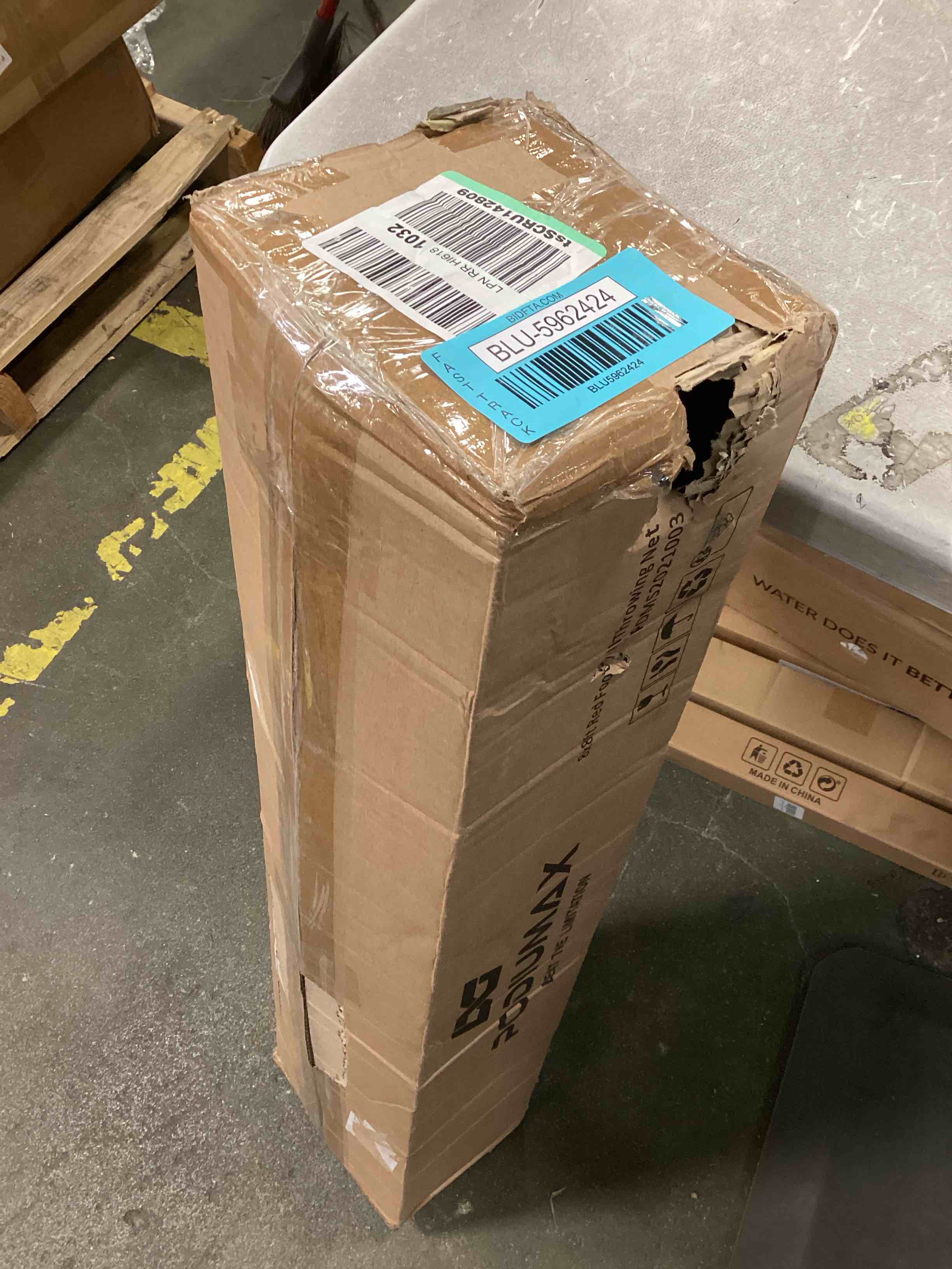https://s3.amazonaws.com/lotting-images-prod/bidfta/BLU5962424_1708198706827.jpeg