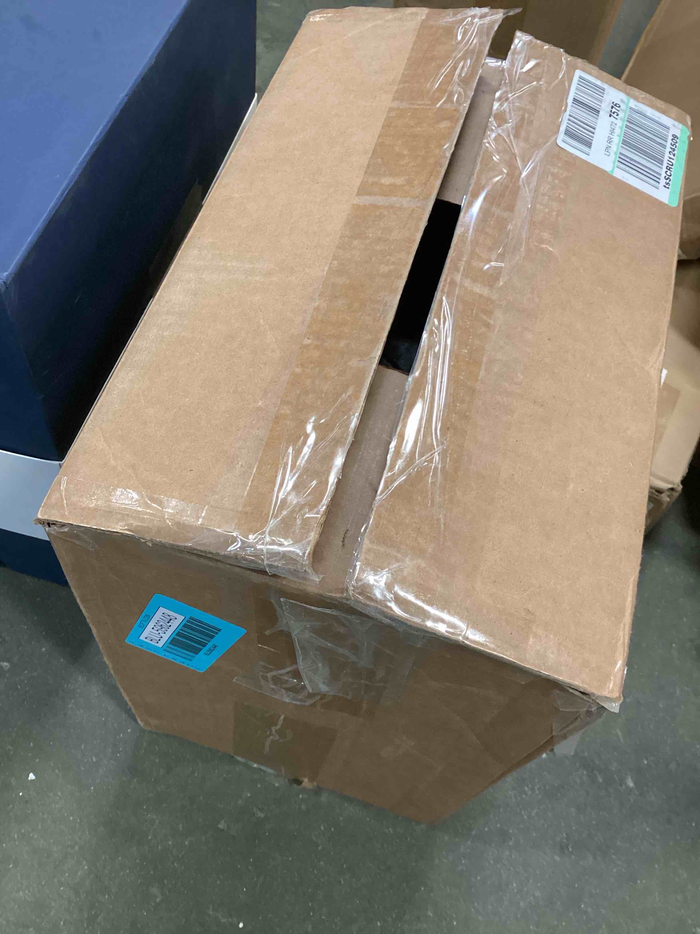 https://s3.amazonaws.com/lotting-images-prod/bidfta/BLU5962448_1708202322059.jpeg