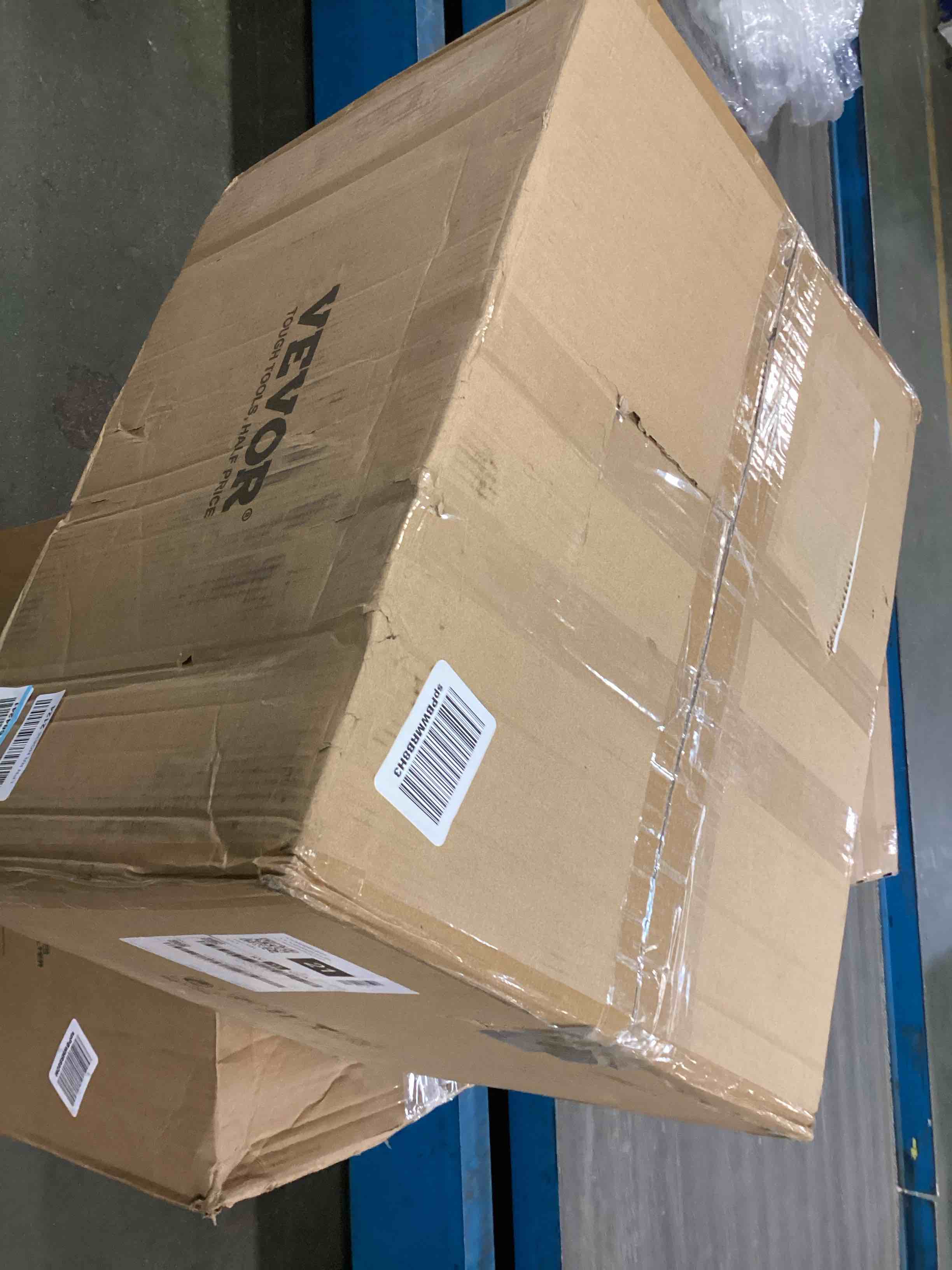 https://s3.amazonaws.com/lotting-images-prod/bidfta/BLU5962611_1708275567540.jpeg