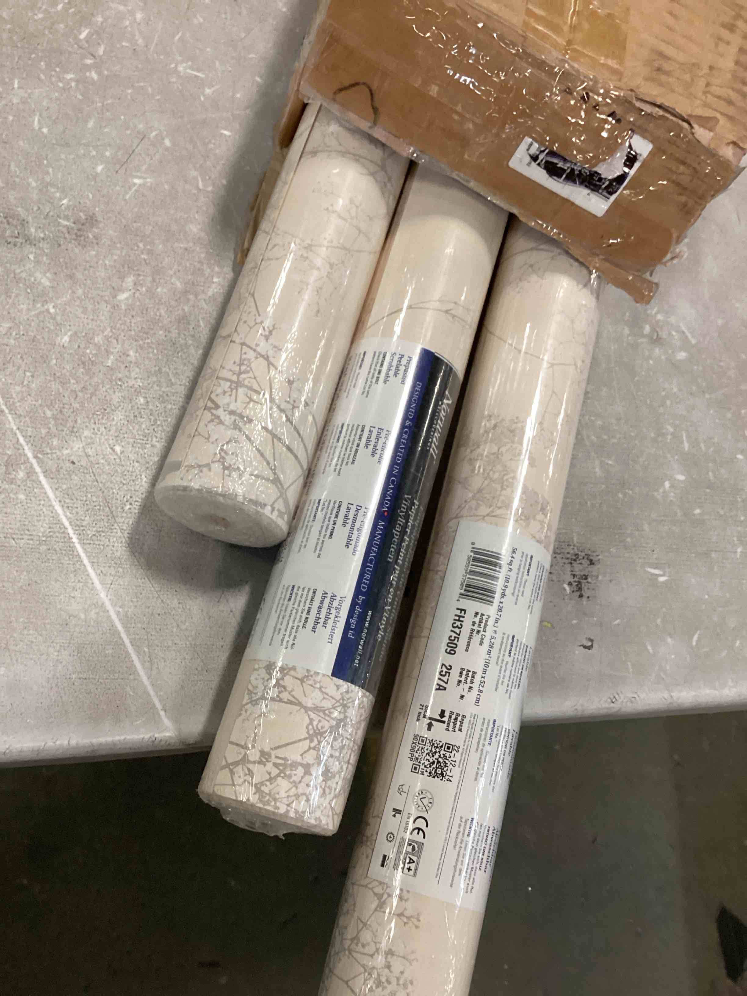 https://s3.amazonaws.com/lotting-images-prod/bidfta/BLU5962682_1708283024456.jpeg