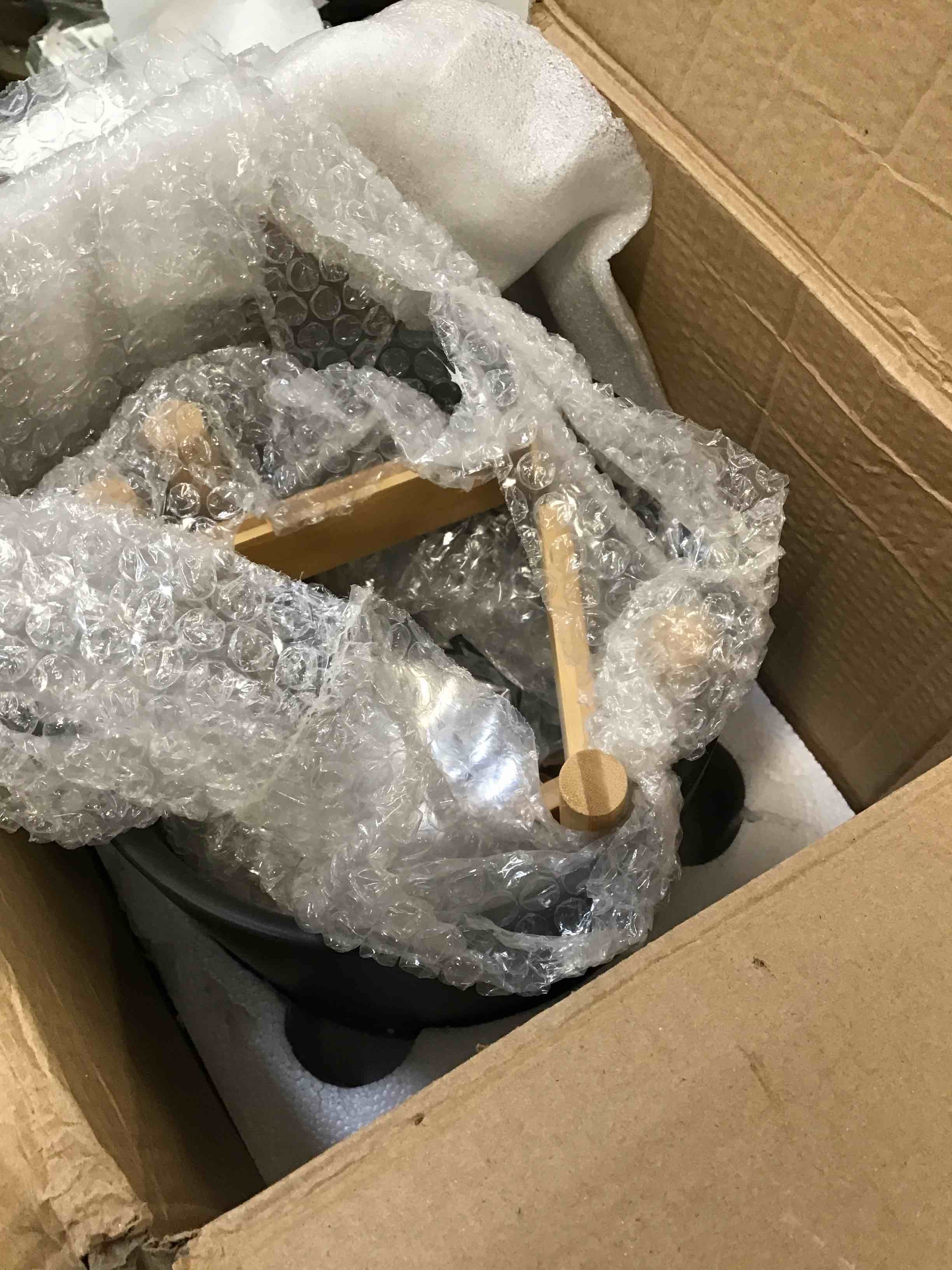 https://s3.amazonaws.com/lotting-images-prod/bidfta/BLU5963130_1708799629928.jpeg