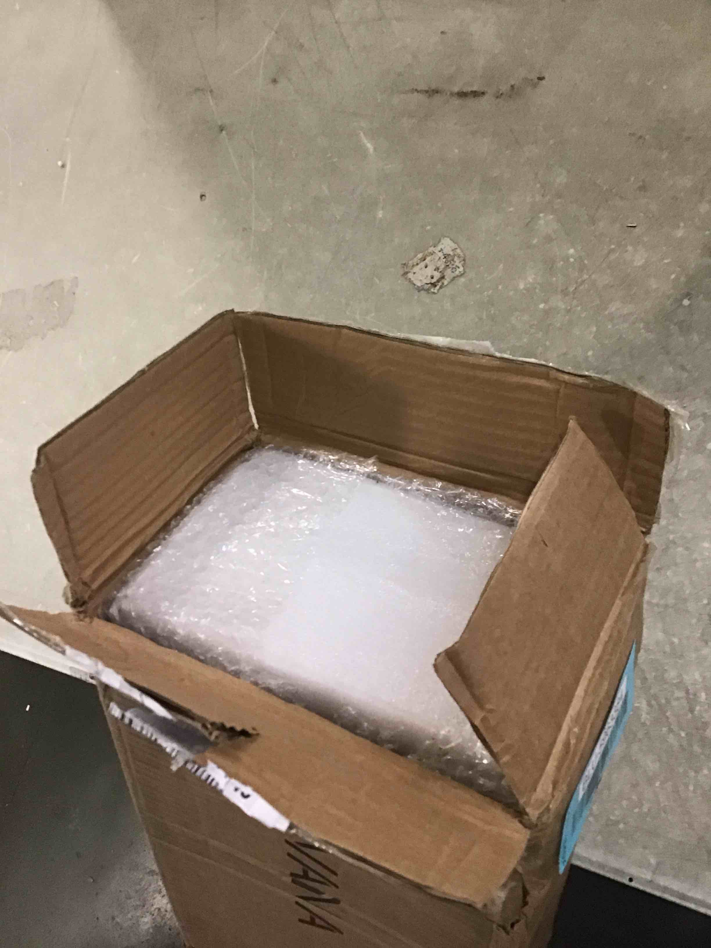 https://s3.amazonaws.com/lotting-images-prod/bidfta/BLU5963384_1709234169205.jpeg