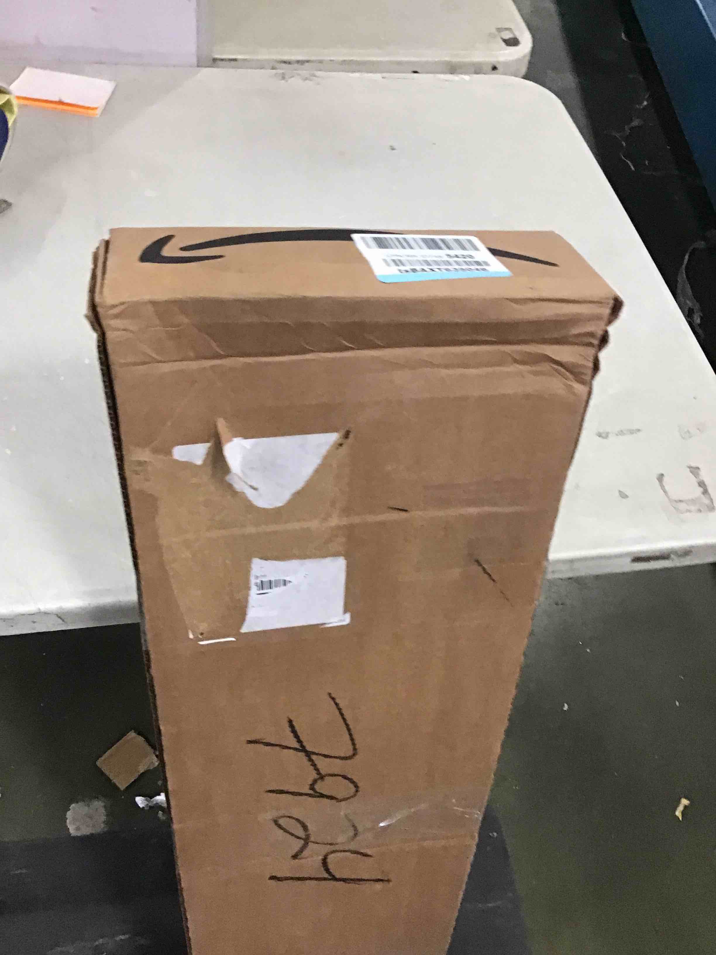 https://s3.amazonaws.com/lotting-images-prod/bidfta/BLU5963674_1709326255770.jpeg
